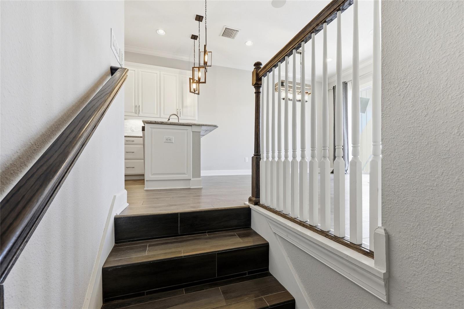 6072 MOORINGS DRIVE S, St Petersburg, FL 33712