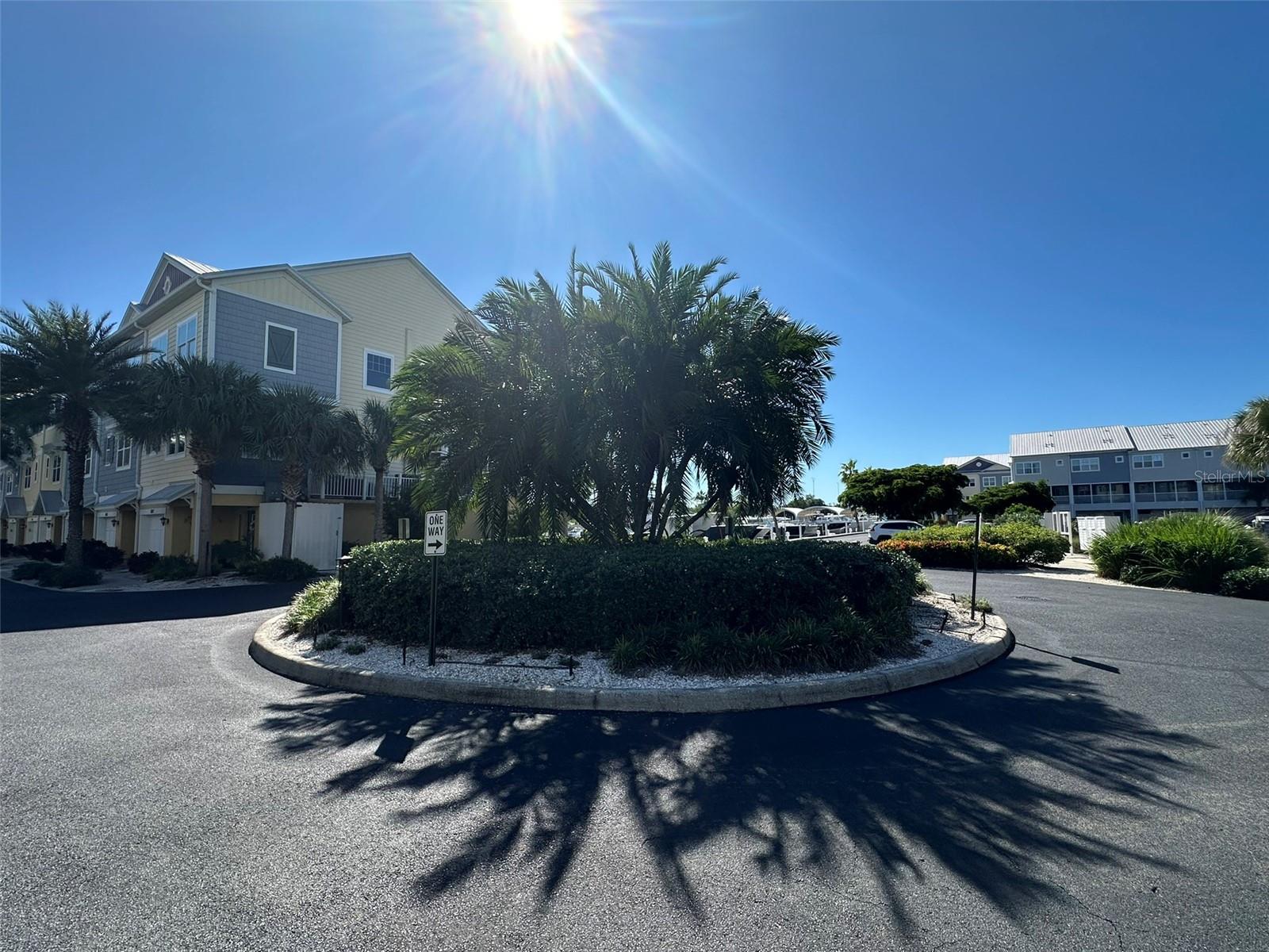 6072 MOORINGS DRIVE S, St Petersburg, FL 33712