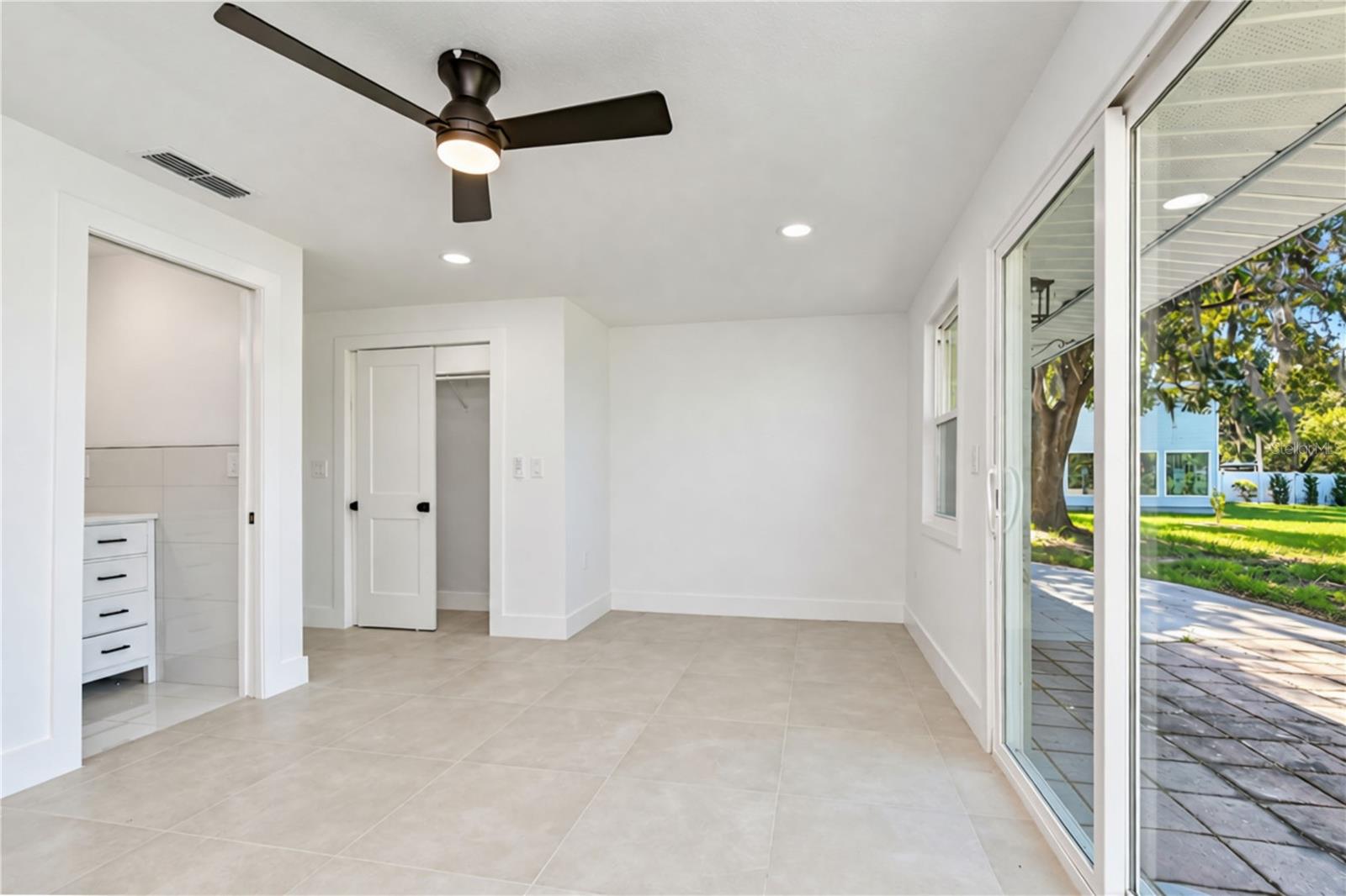404 LAKEVIEW DRIVE, Oldsmar, FL 34677