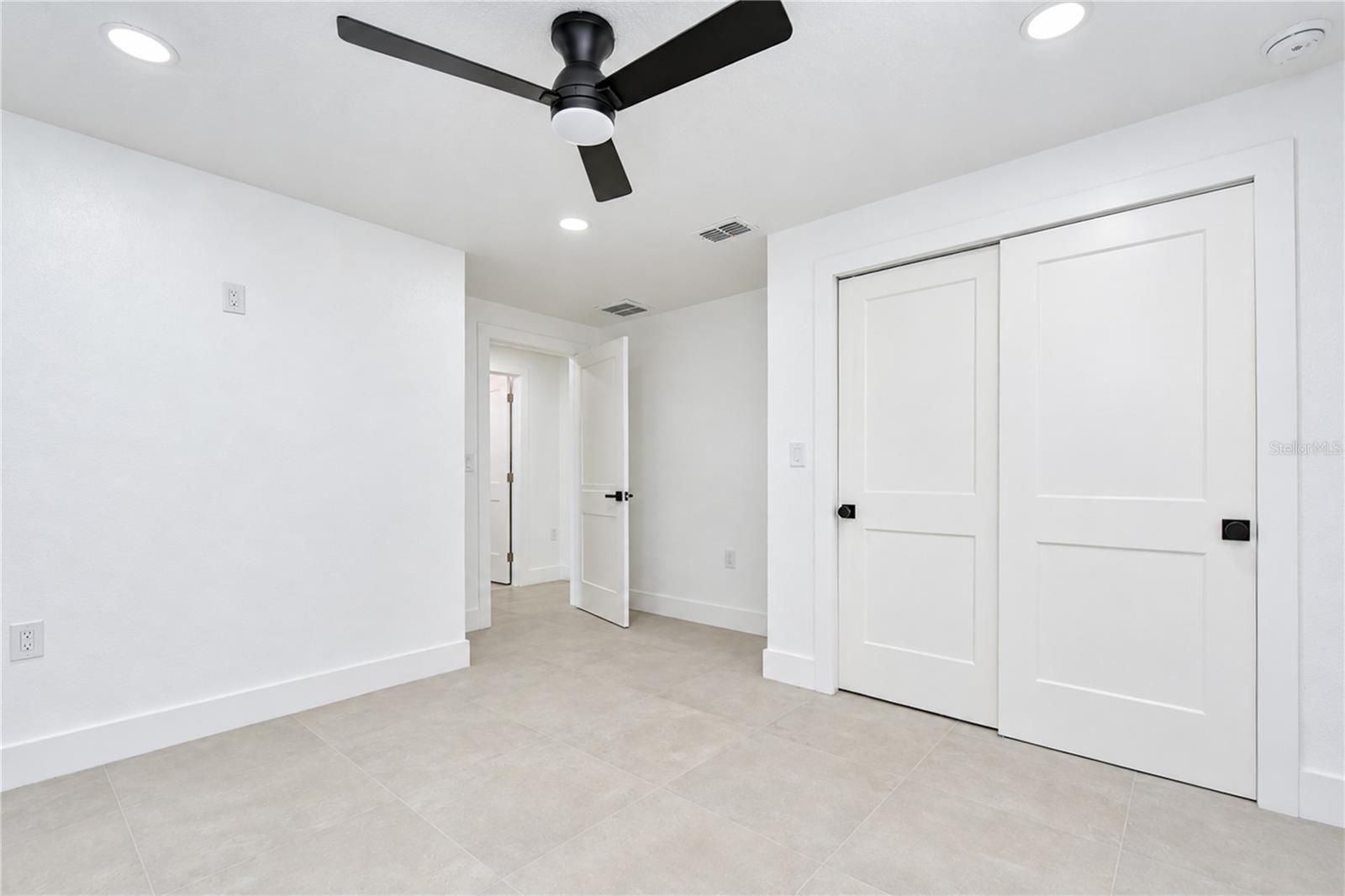 404 LAKEVIEW DRIVE, Oldsmar, FL 34677