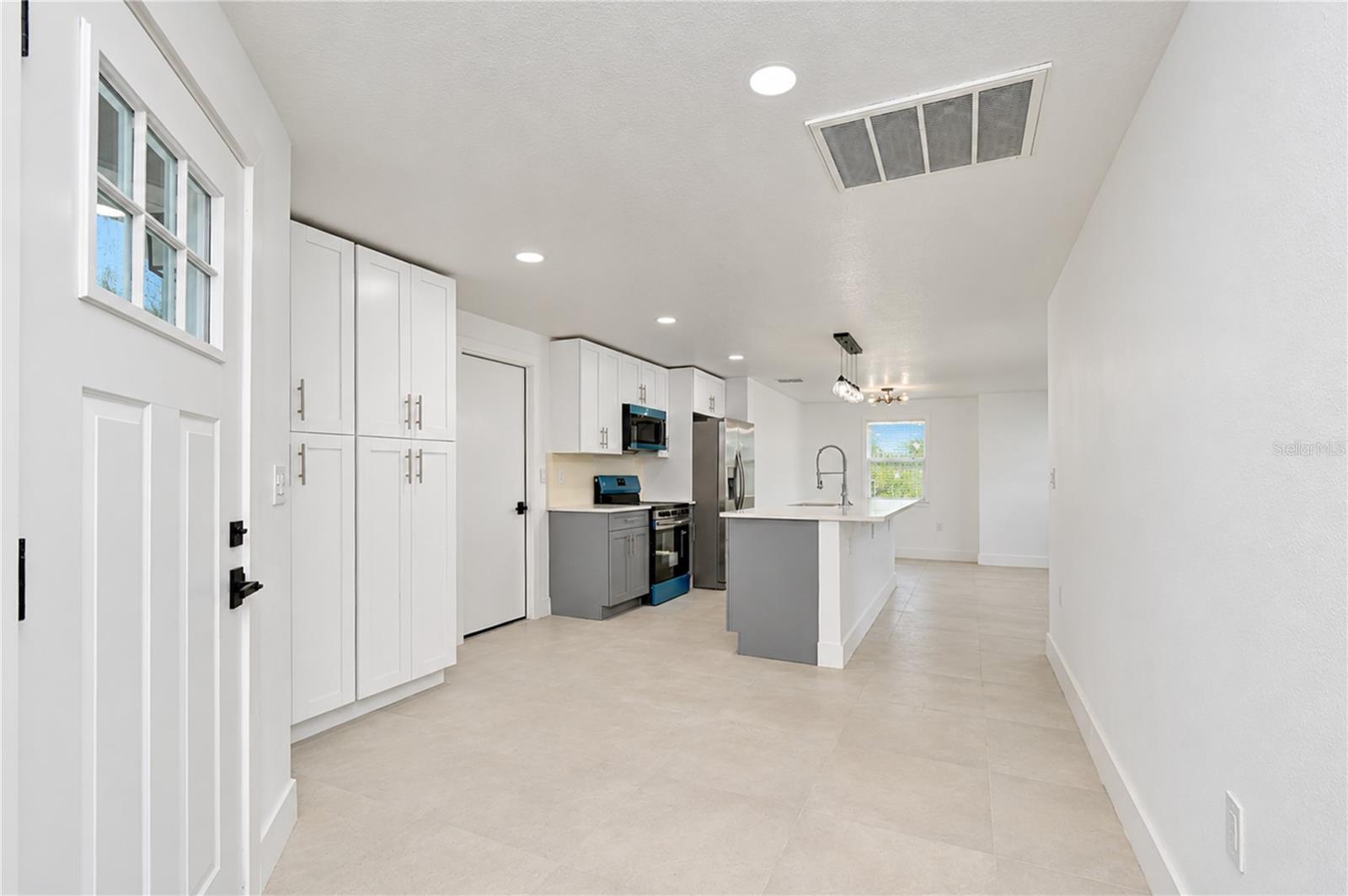 404 LAKEVIEW DRIVE, Oldsmar, FL 34677