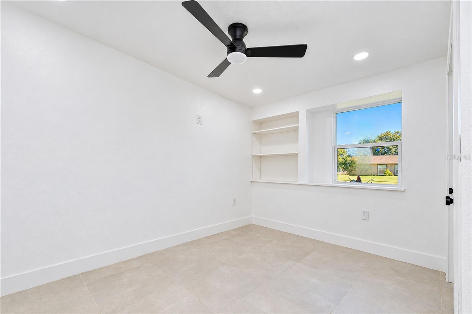404 LAKEVIEW DRIVE, Oldsmar, FL 34677