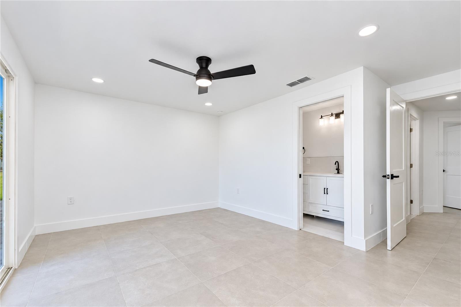 404 LAKEVIEW DRIVE, Oldsmar, FL 34677