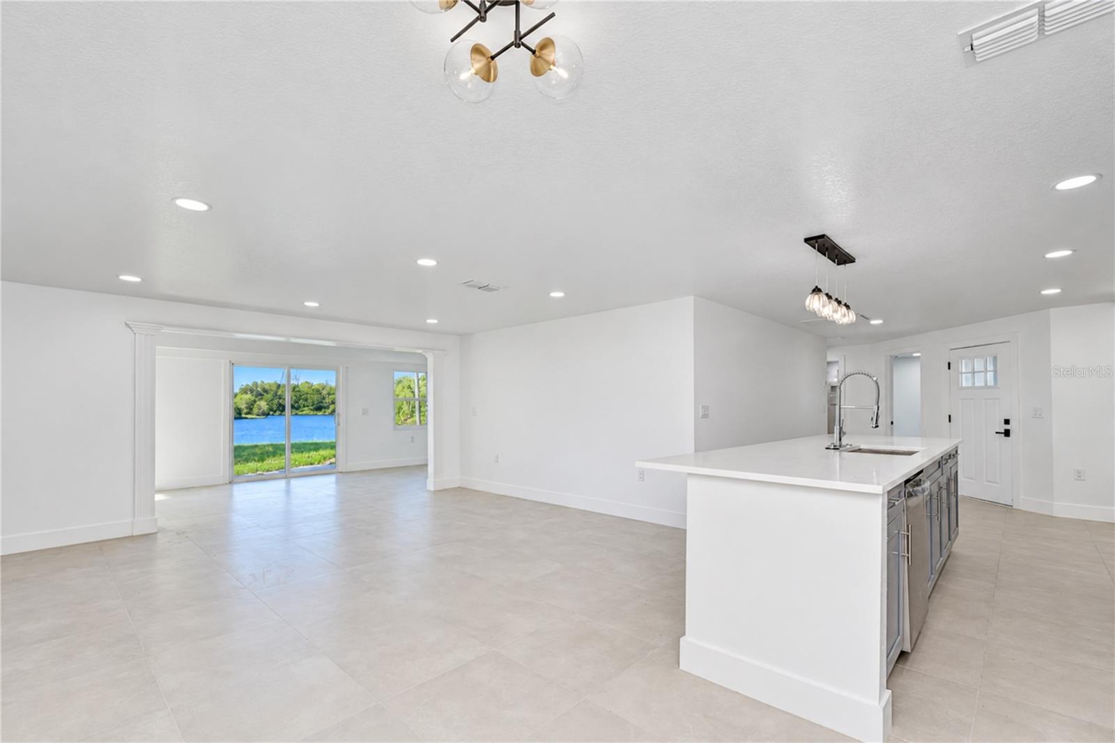 404 LAKEVIEW DRIVE, Oldsmar, FL 34677