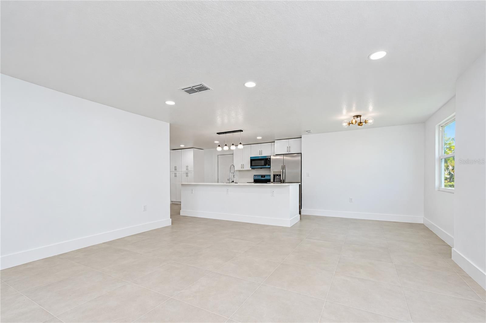 404 LAKEVIEW DRIVE, Oldsmar, FL 34677