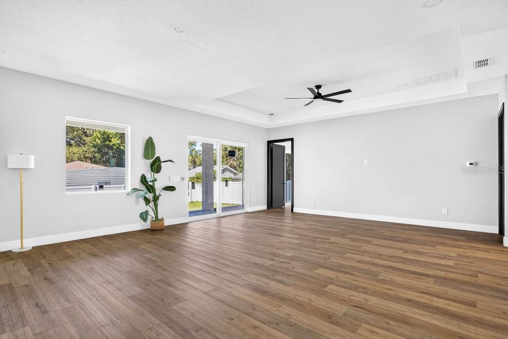 7812 N MULBERRY STREET, Tampa, FL 33604