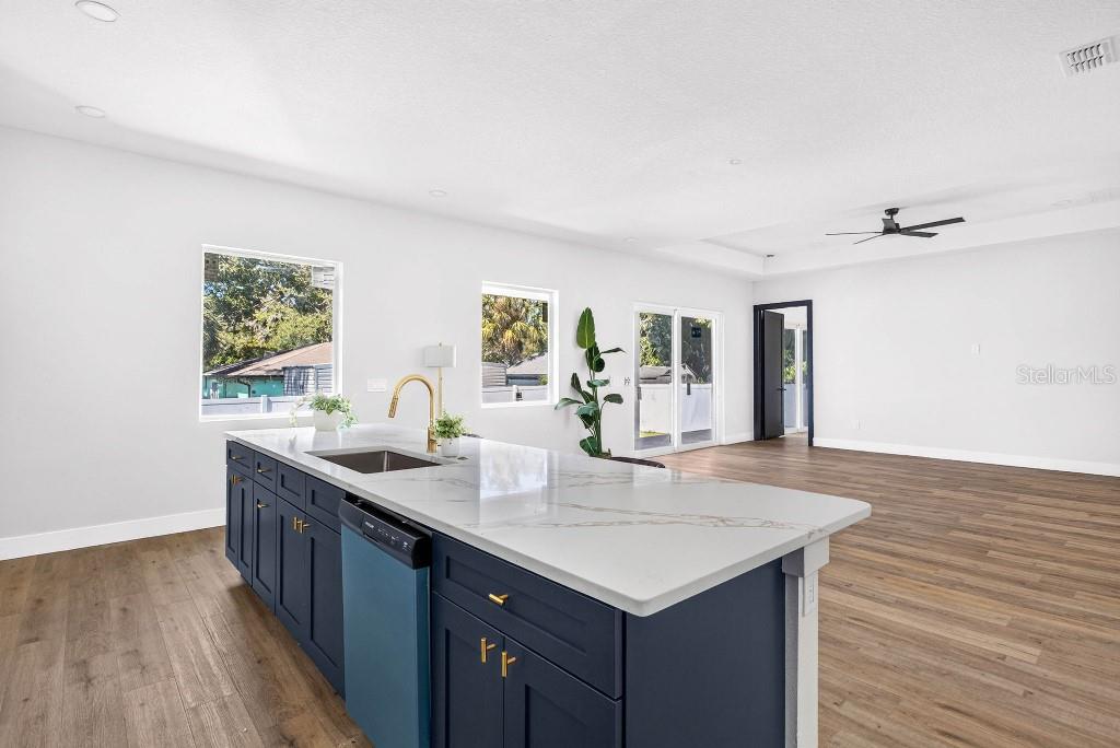 7812 N MULBERRY STREET, Tampa, FL 33604