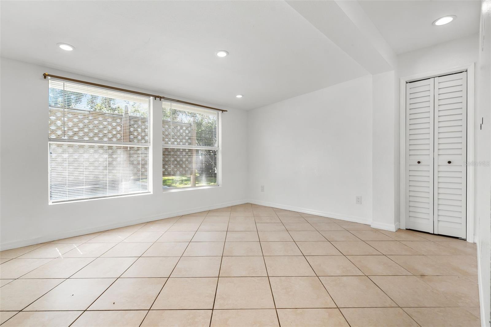 2927 62ND AVENUE N, St Petersburg, FL 33702