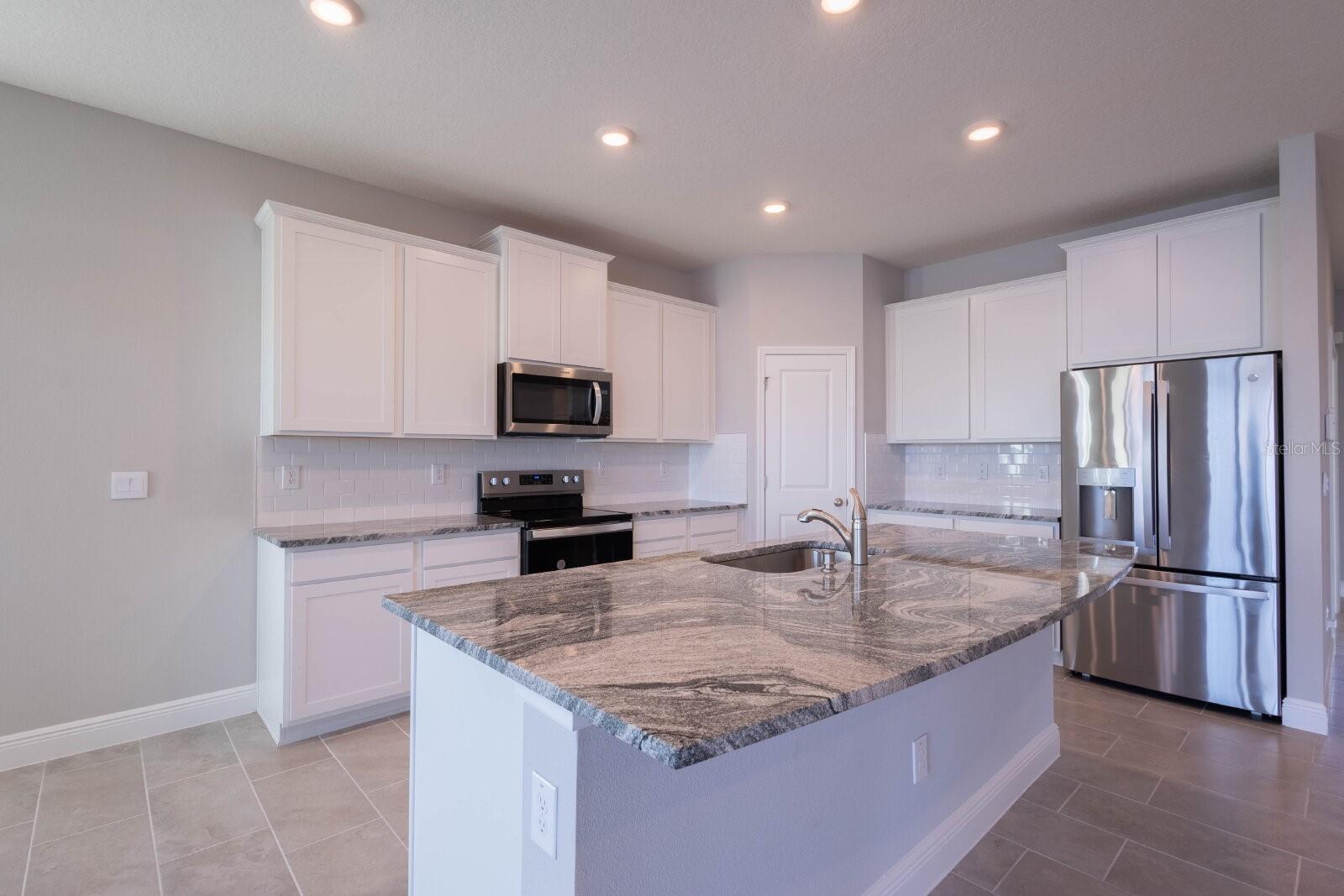345 MANGROVE MANOR DRIVE, Apollo Beach, FL 33572