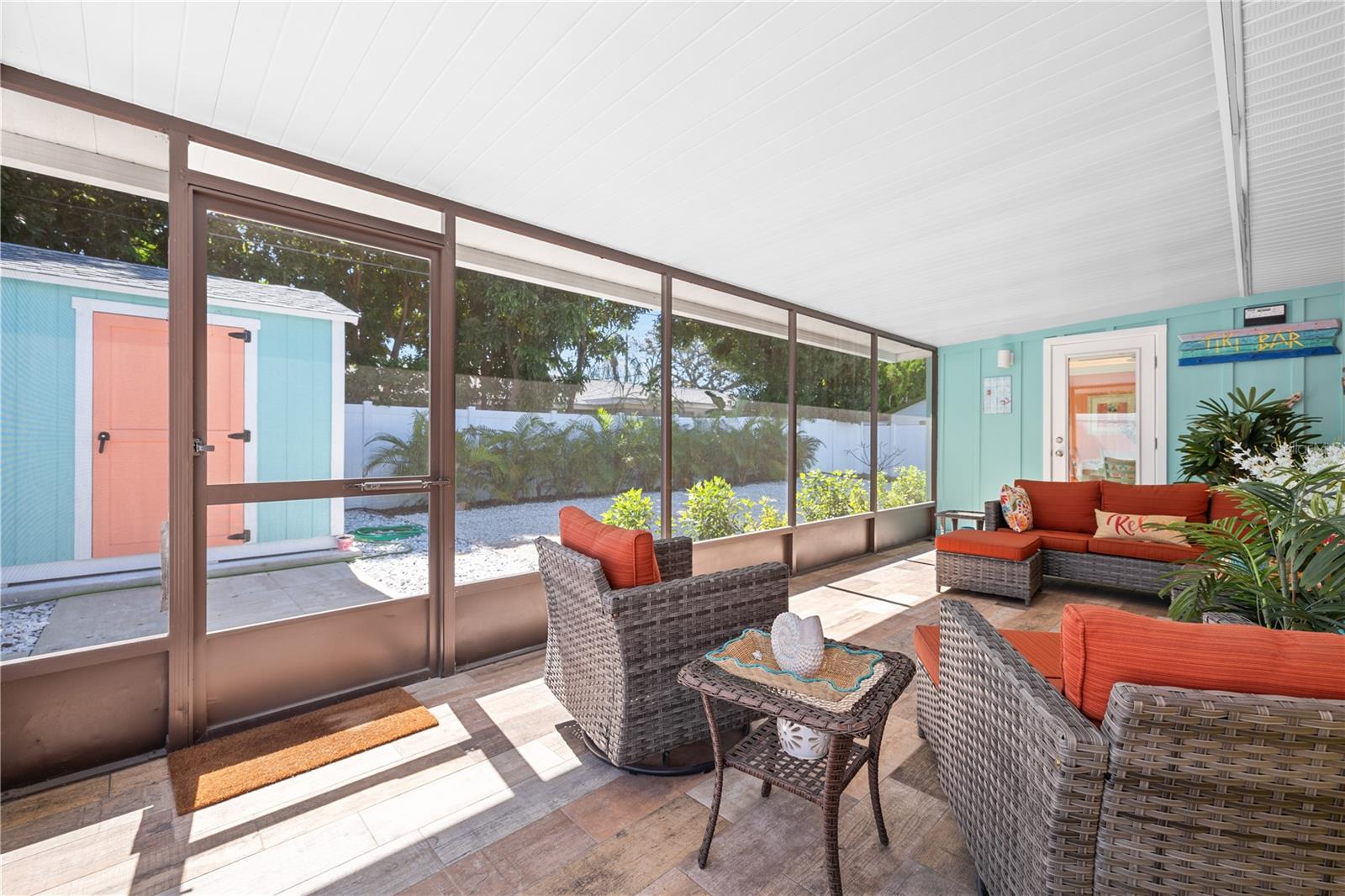 Screened Lanai.