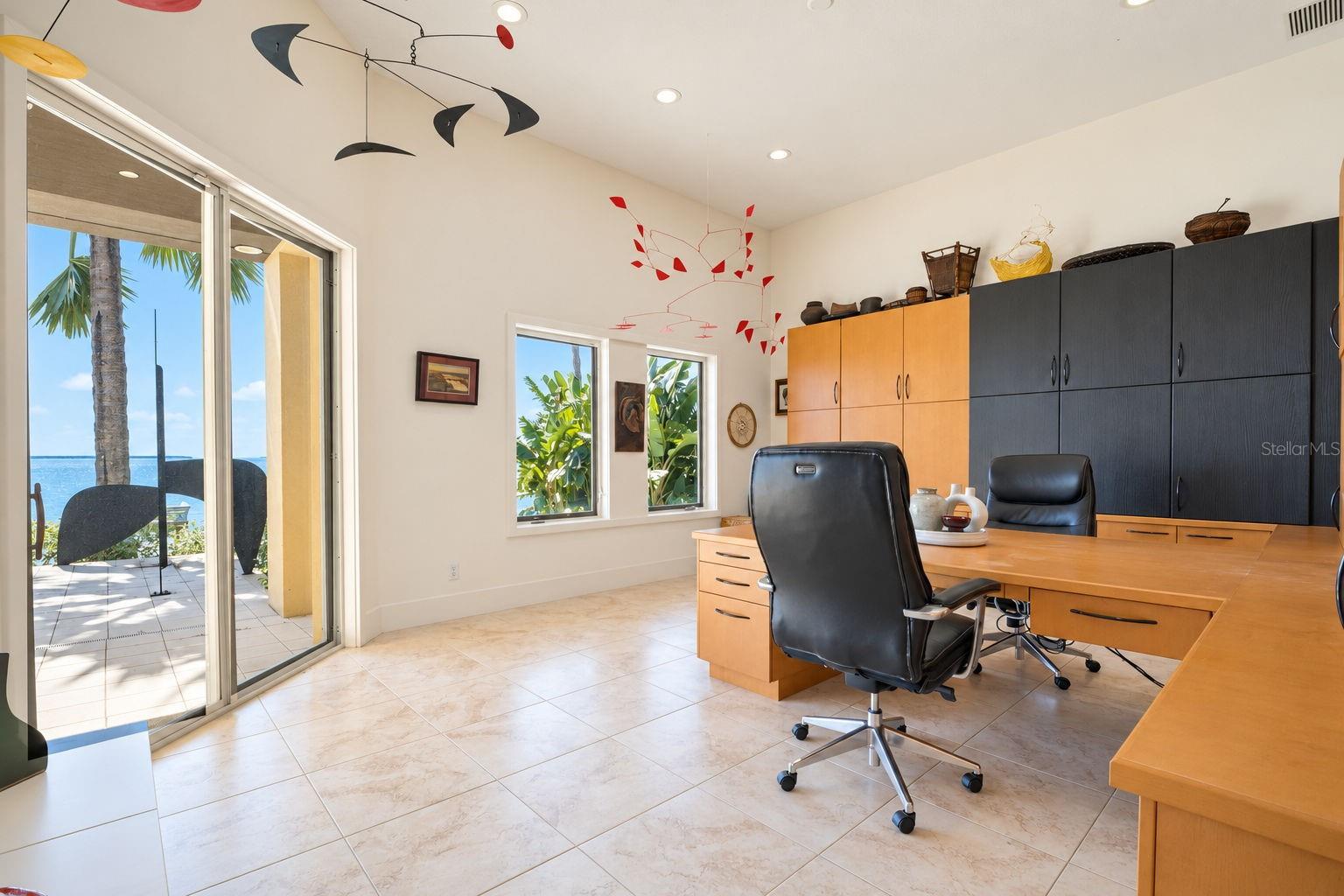 Bedroom 2/office