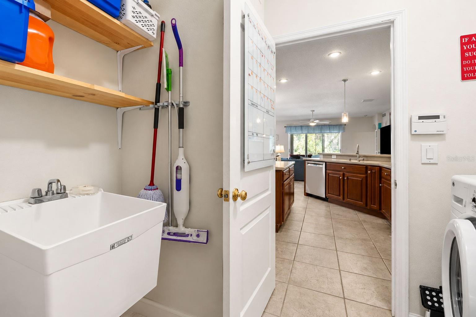 8121 BRINEGAR CIRCLE, Tampa, FL 33647