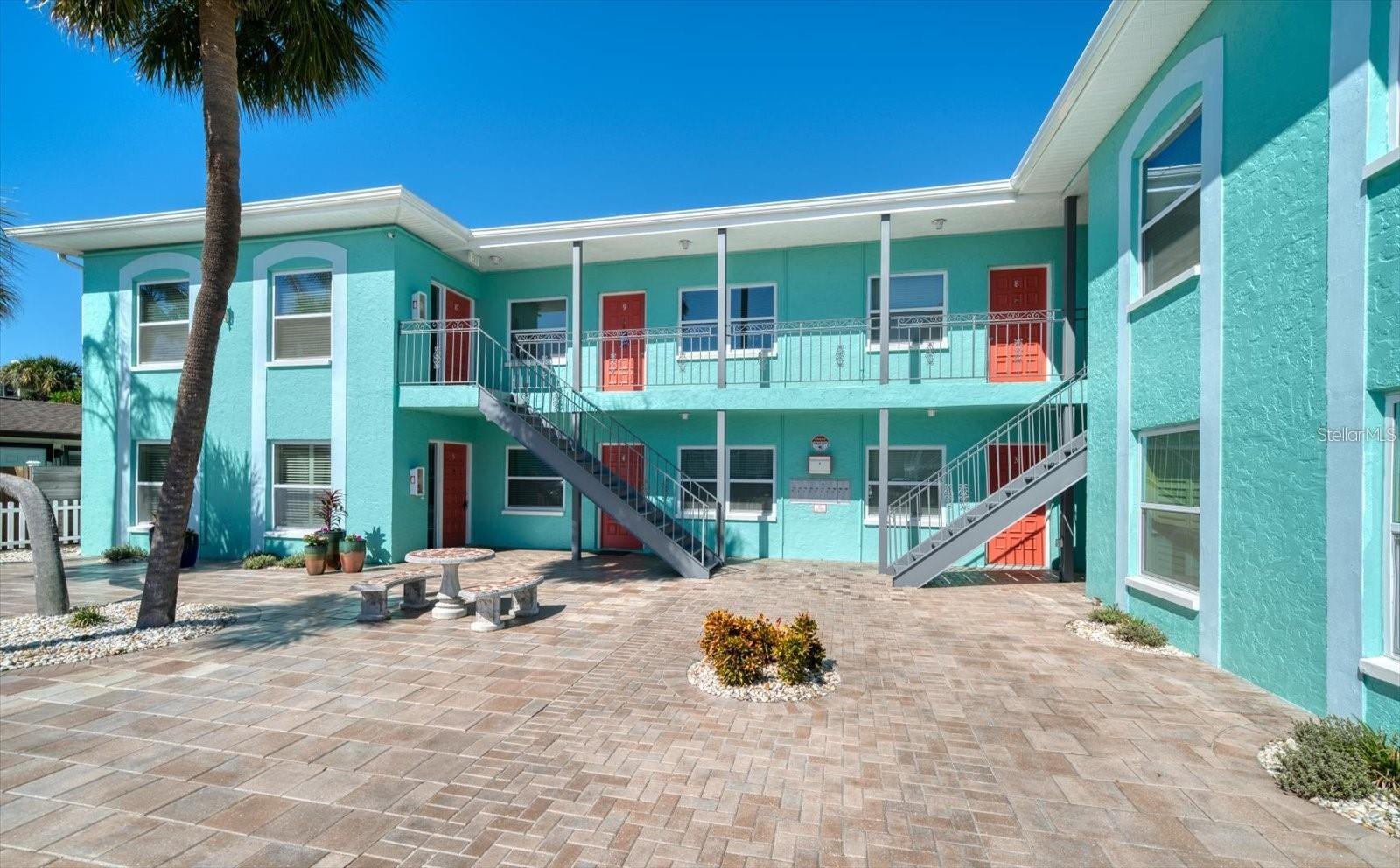 555 69TH AVENUE, #1, St Petersburg, FL 33706