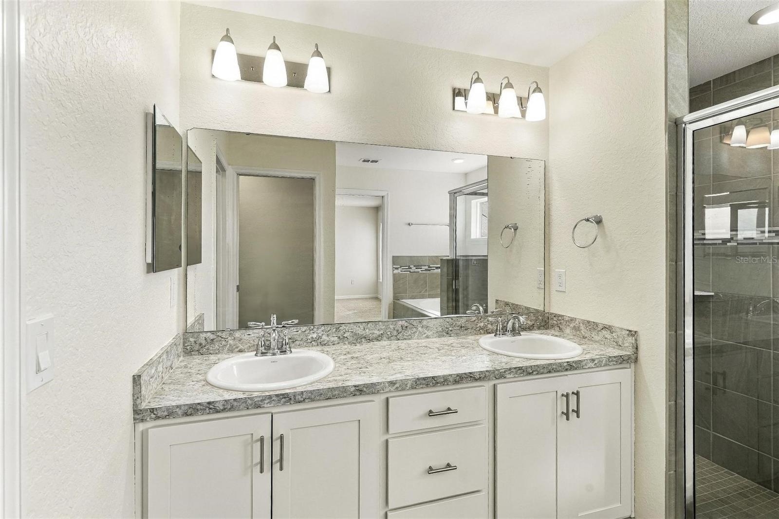 2021 HARVEST LANDING CIRCLE, Lakeland, FL 33810