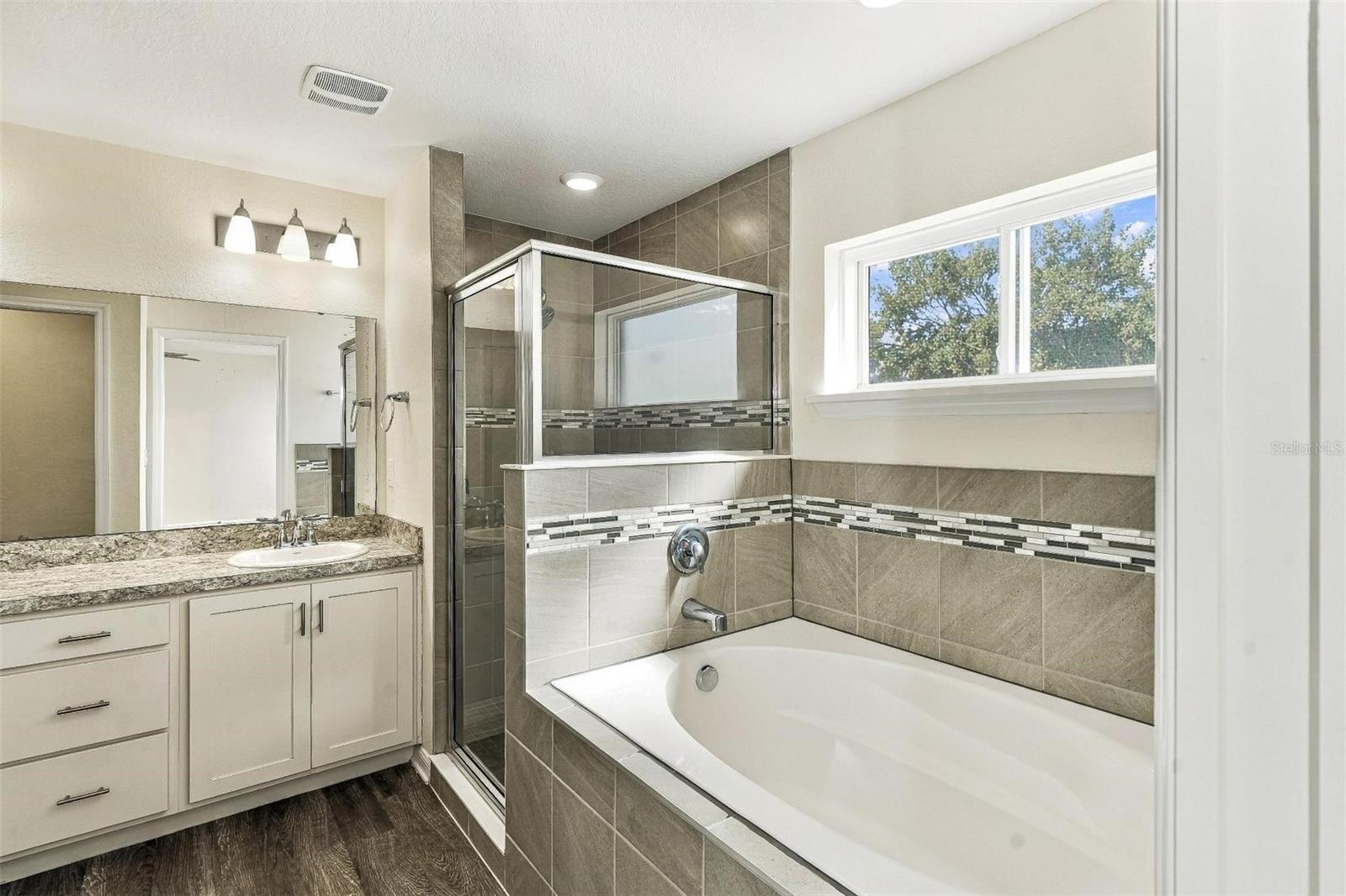 2021 HARVEST LANDING CIRCLE, Lakeland, FL 33810