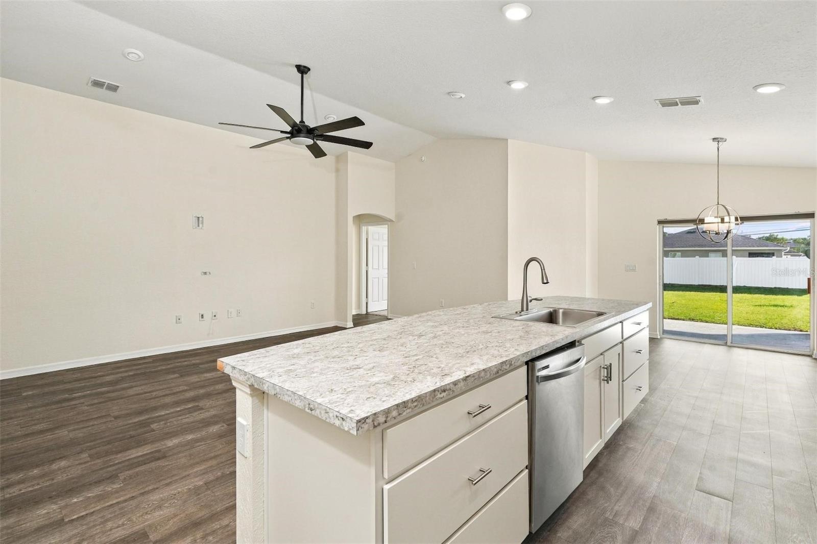 2021 HARVEST LANDING CIRCLE, Lakeland, FL 33810