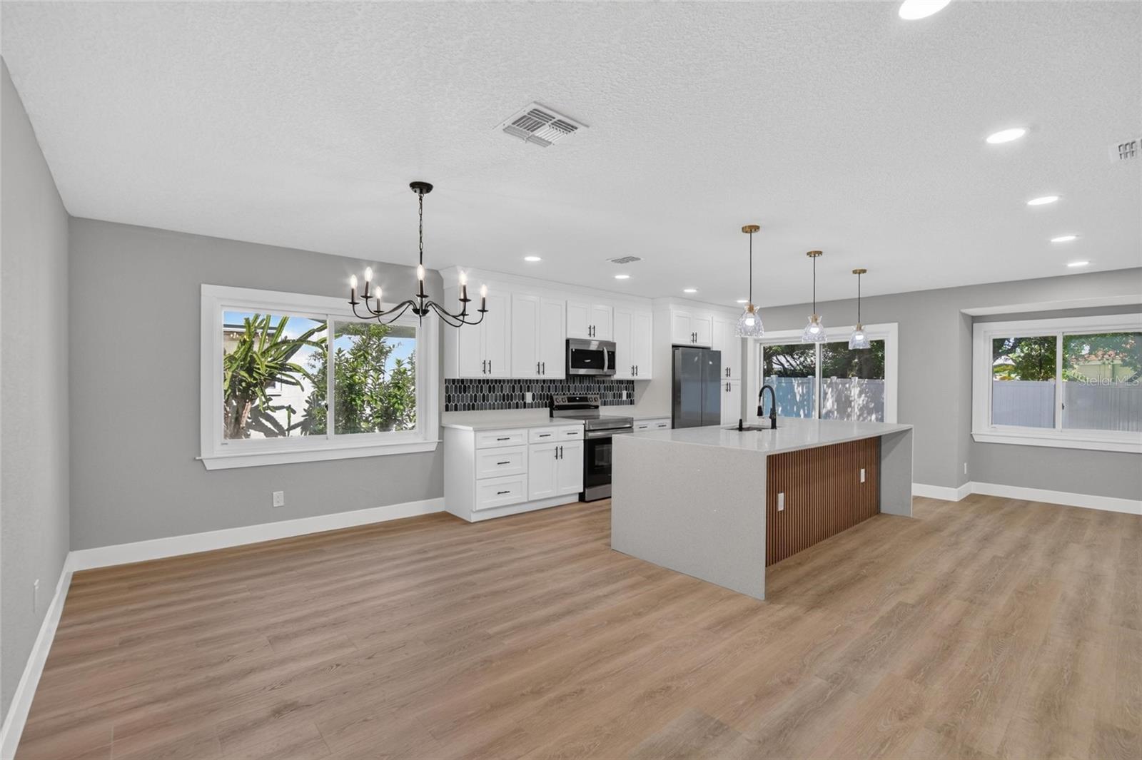 605 HILLPOINT WAY, Brandon, FL 33510