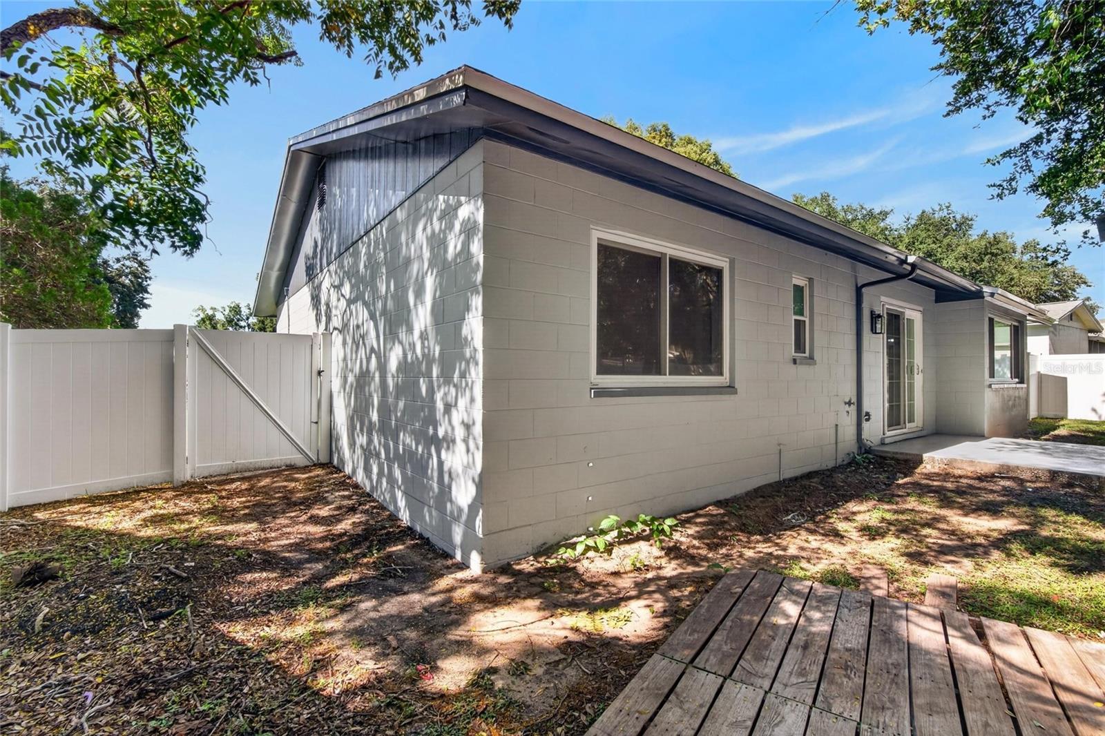 605 HILLPOINT WAY, Brandon, FL 33510