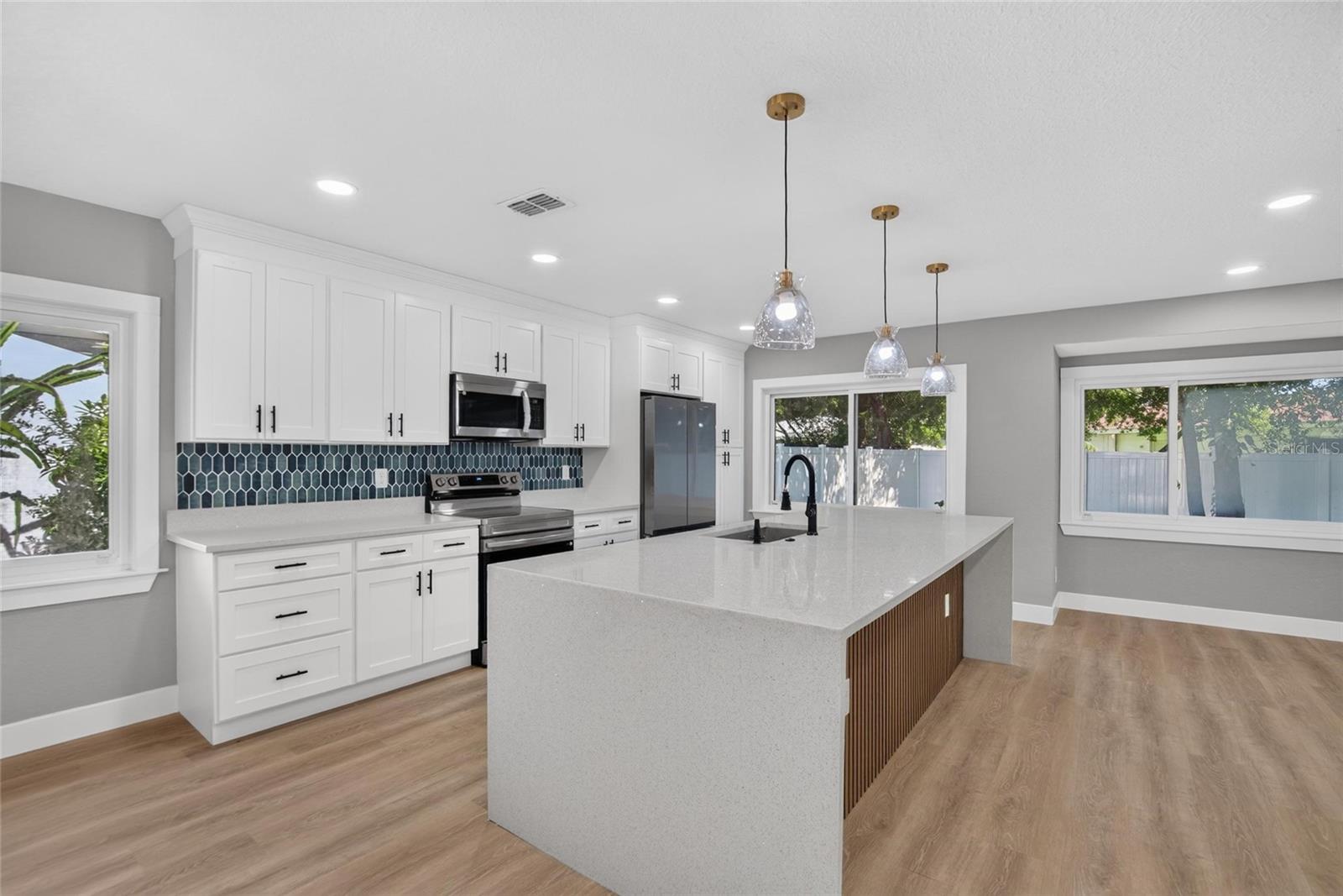 605 HILLPOINT WAY, Brandon, FL 33510