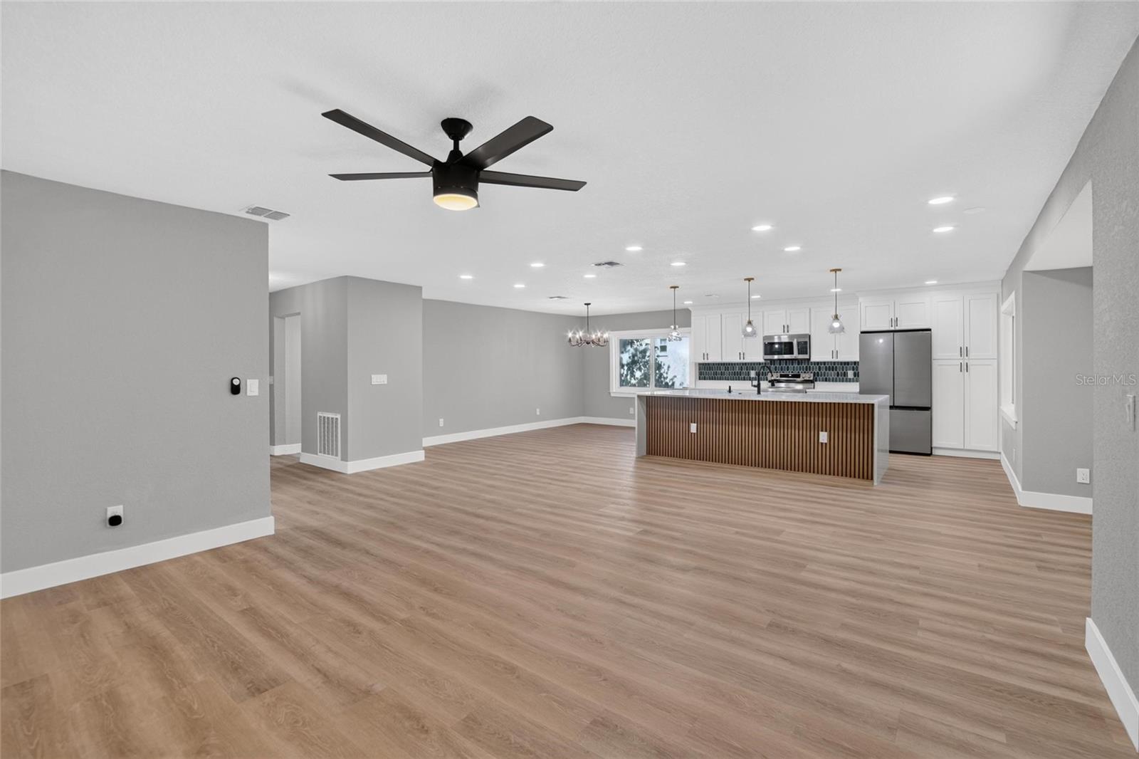 605 HILLPOINT WAY, Brandon, FL 33510
