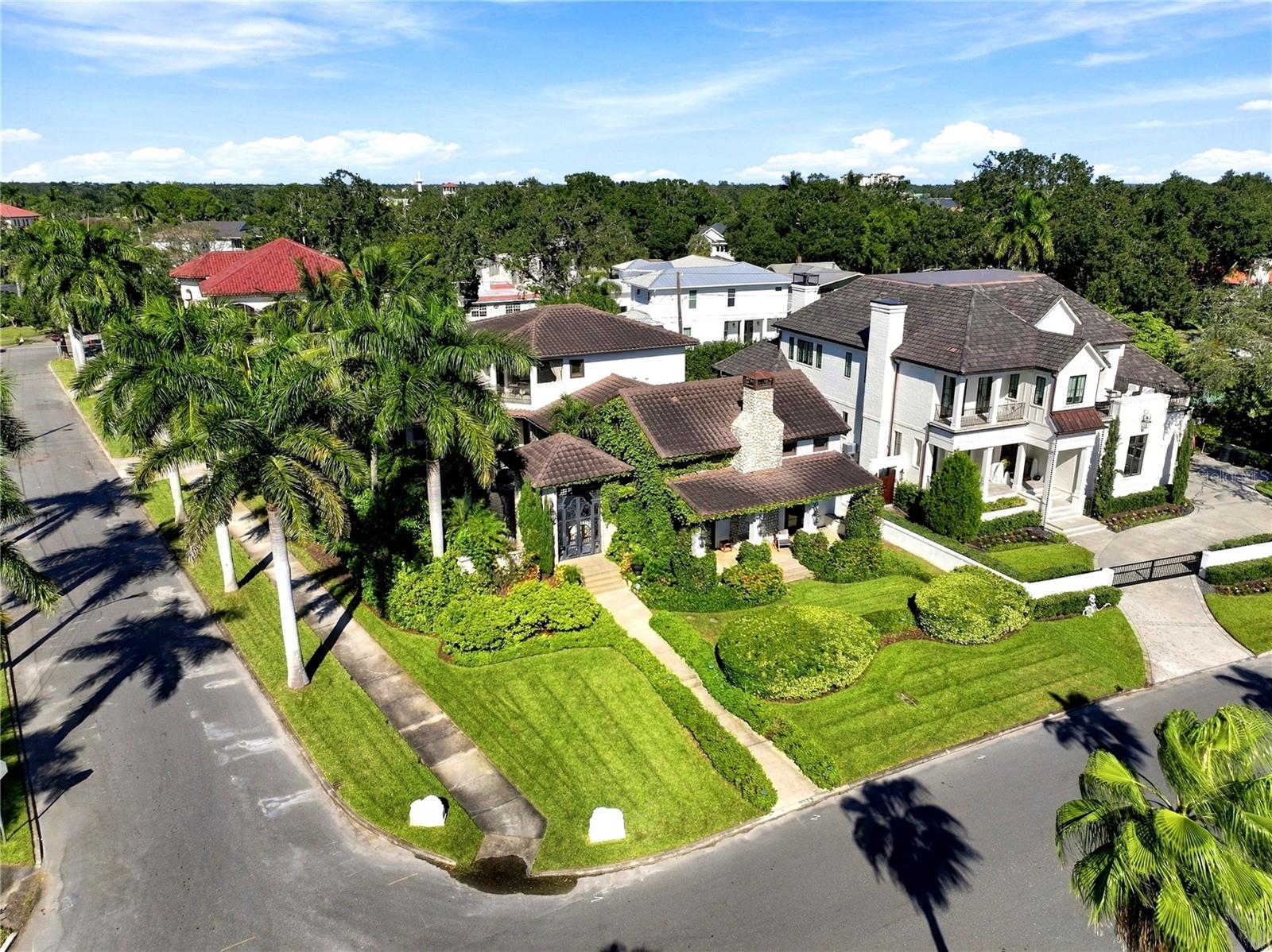 200 BRIGHTWATERS BOULEVARD NE, St Petersburg, FL 33704