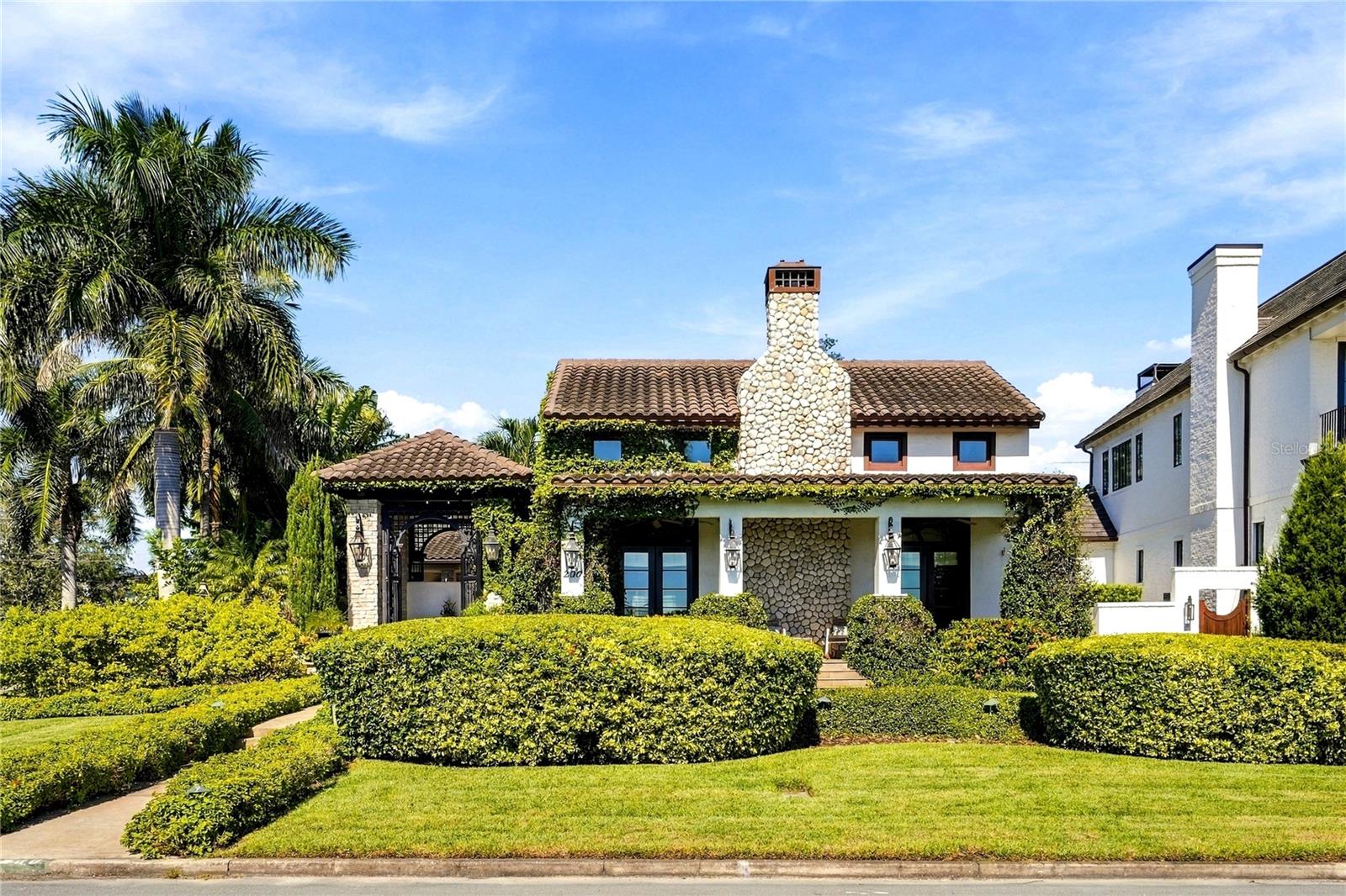 200 BRIGHTWATERS BOULEVARD NE, St Petersburg, FL 33704
