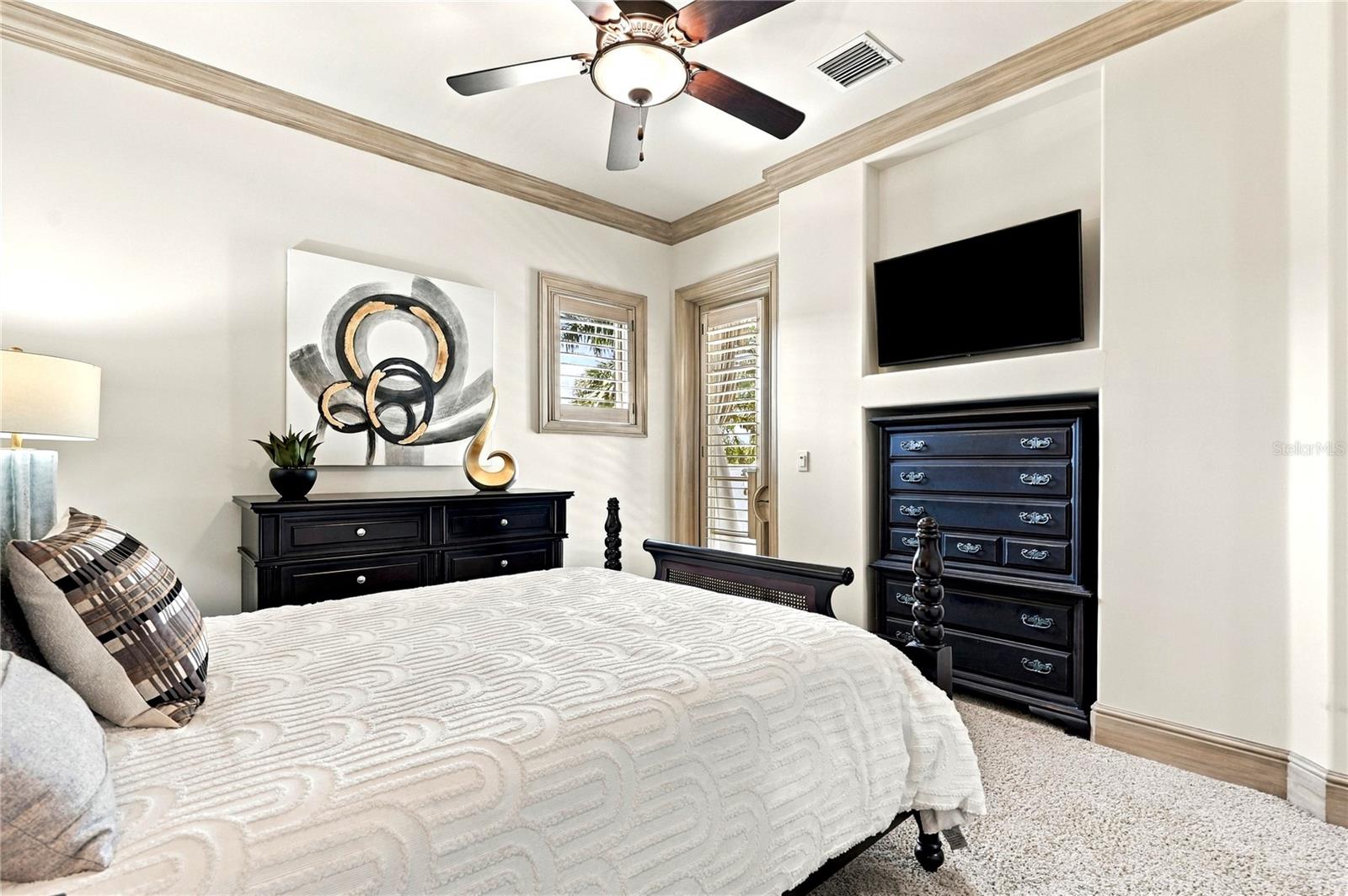 200 BRIGHTWATERS BOULEVARD NE, St Petersburg, FL 33704