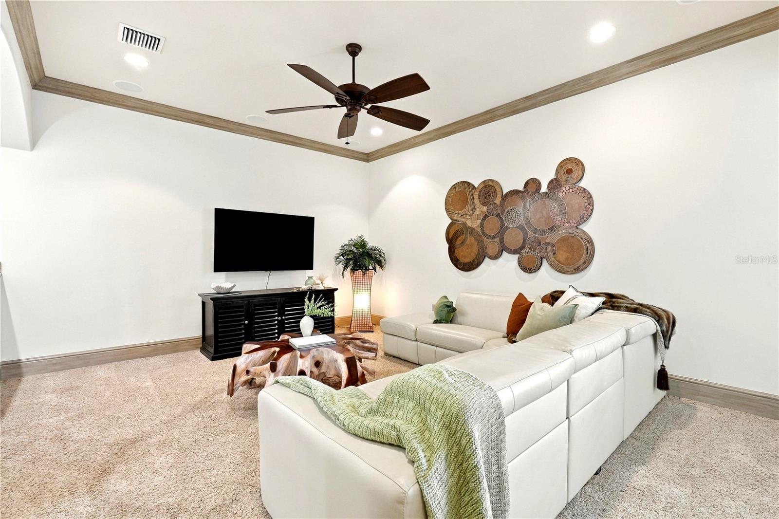 200 BRIGHTWATERS BOULEVARD NE, St Petersburg, FL 33704