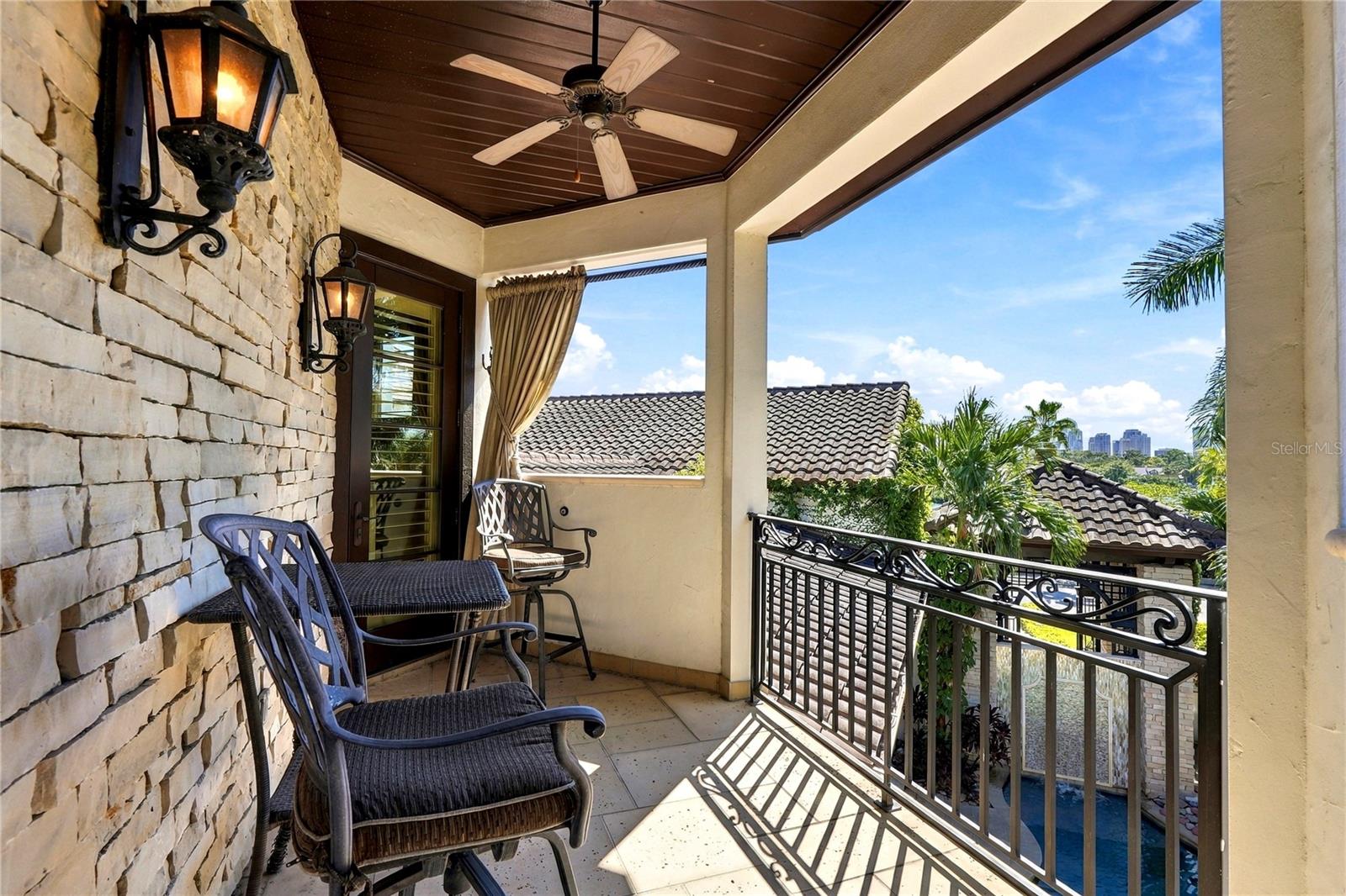 200 BRIGHTWATERS BOULEVARD NE, St Petersburg, FL 33704