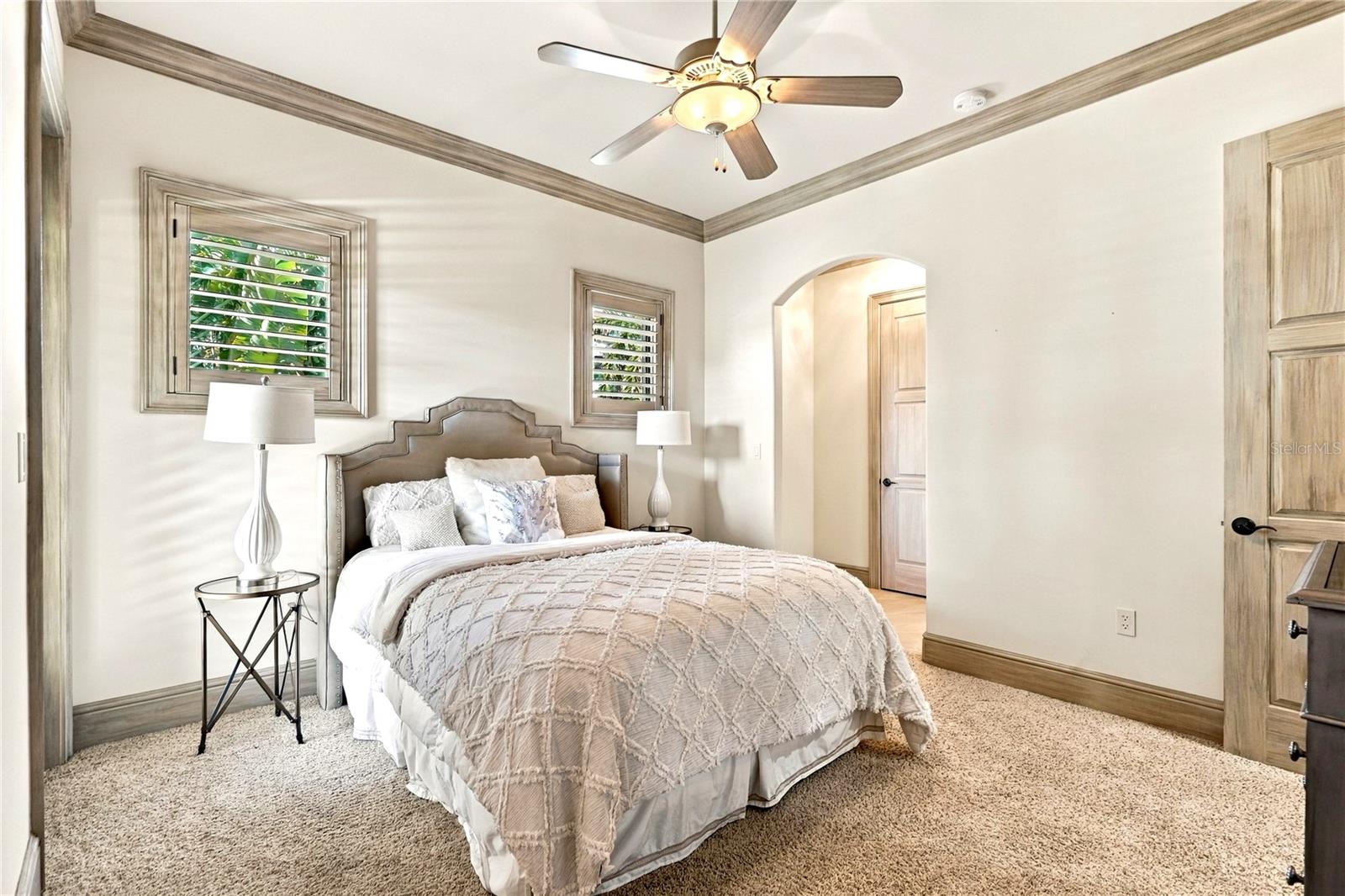 200 BRIGHTWATERS BOULEVARD NE, St Petersburg, FL 33704