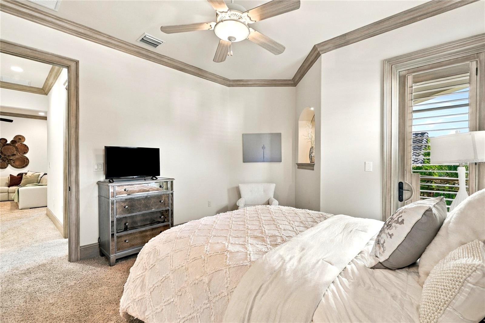 200 BRIGHTWATERS BOULEVARD NE, St Petersburg, FL 33704