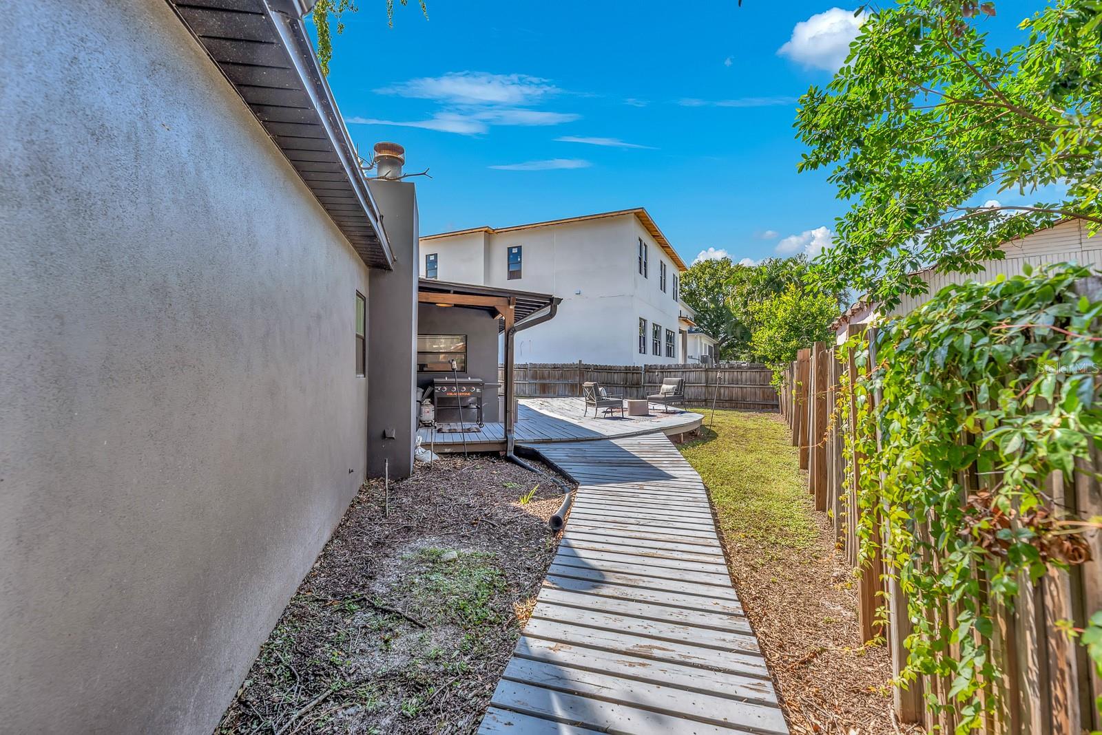 3003 W MEADOW STREET, Tampa, FL 33611