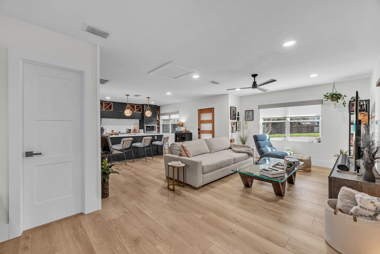 3003 W MEADOW STREET, Tampa, FL 33611