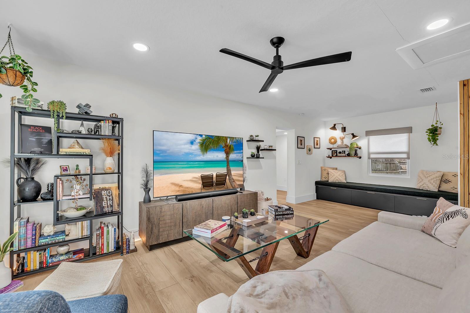 3003 W MEADOW STREET, Tampa, FL 33611