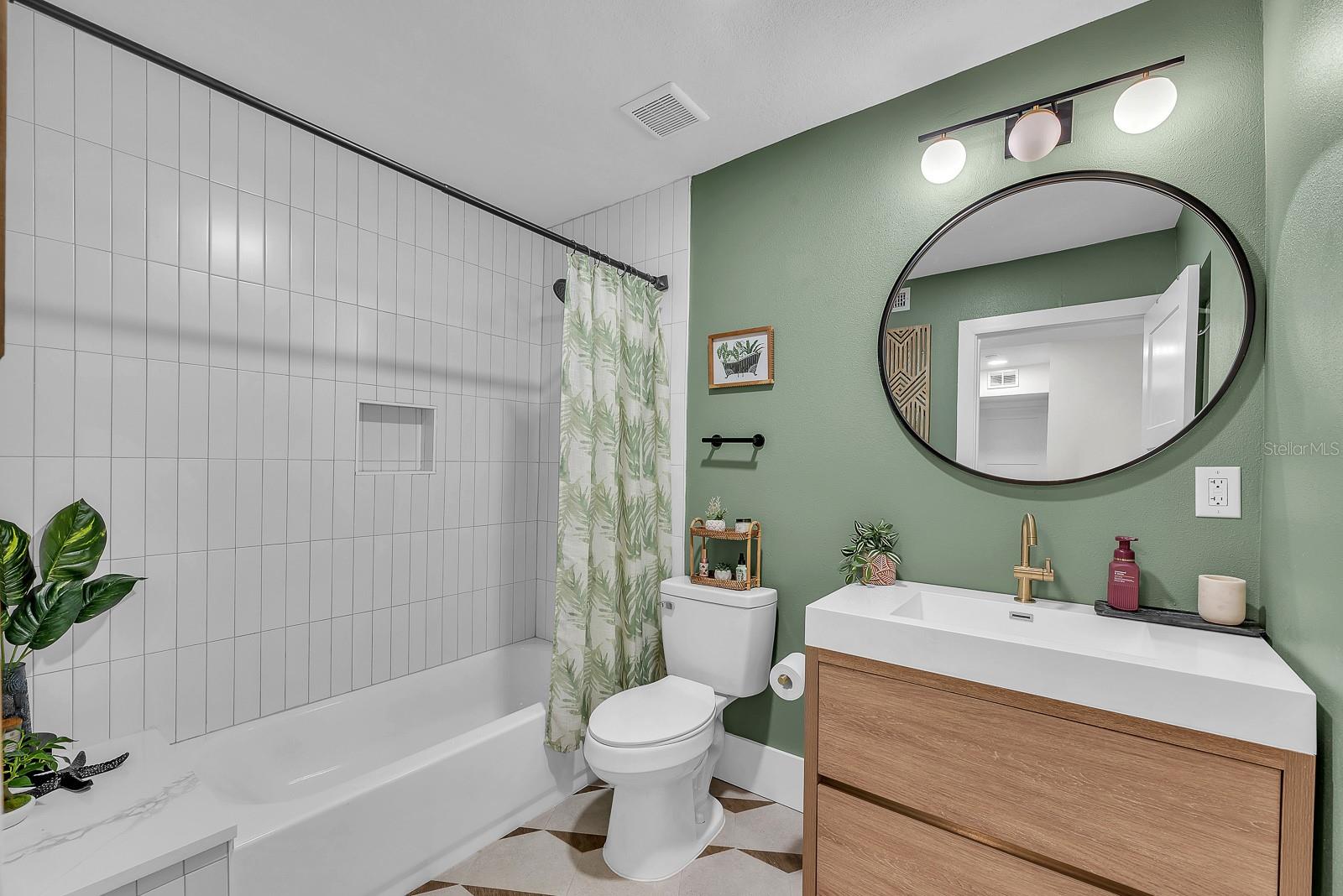3003 W MEADOW STREET, Tampa, FL 33611