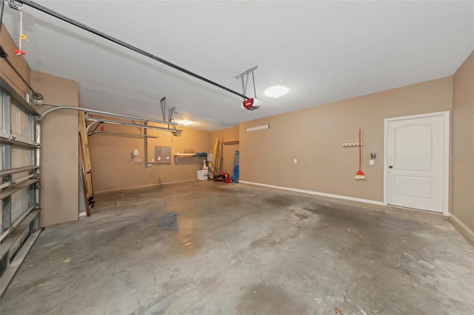 1406 MCCREA DRIVE, Lutz, FL 33549