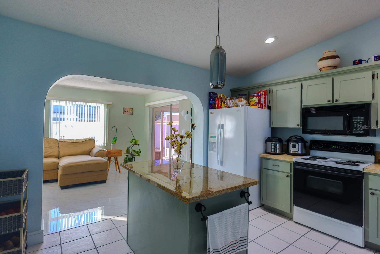 4004 HIGHLAND AVENUE W, Bradenton, FL 34205