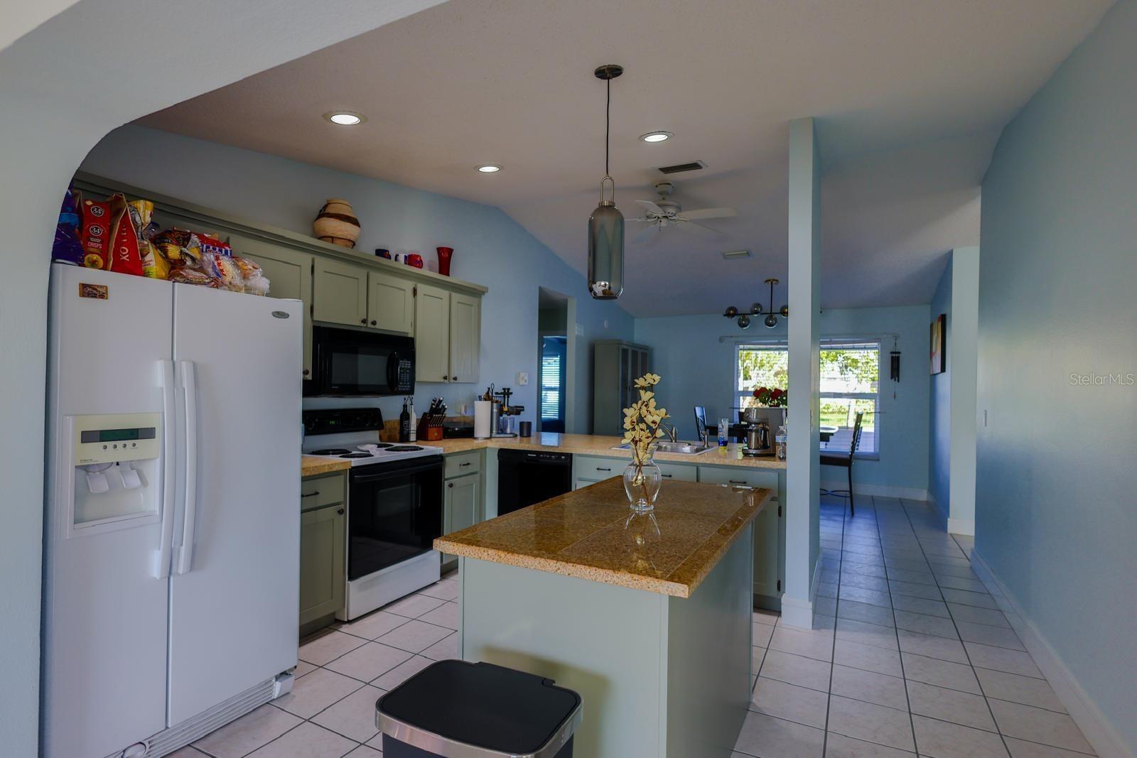 4004 HIGHLAND AVENUE W, Bradenton, FL 34205