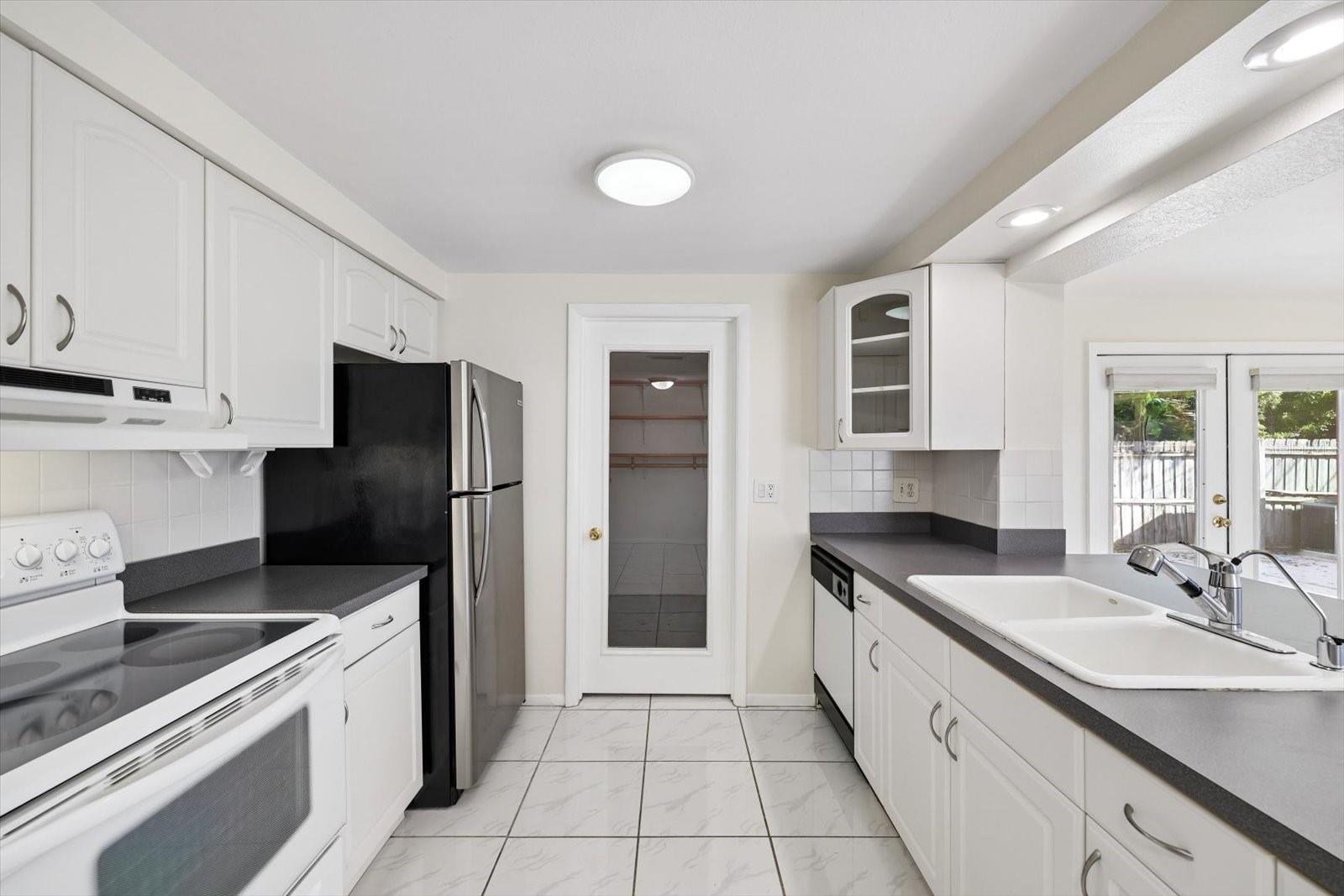 9371 110TH STREET, Seminole, FL 33772