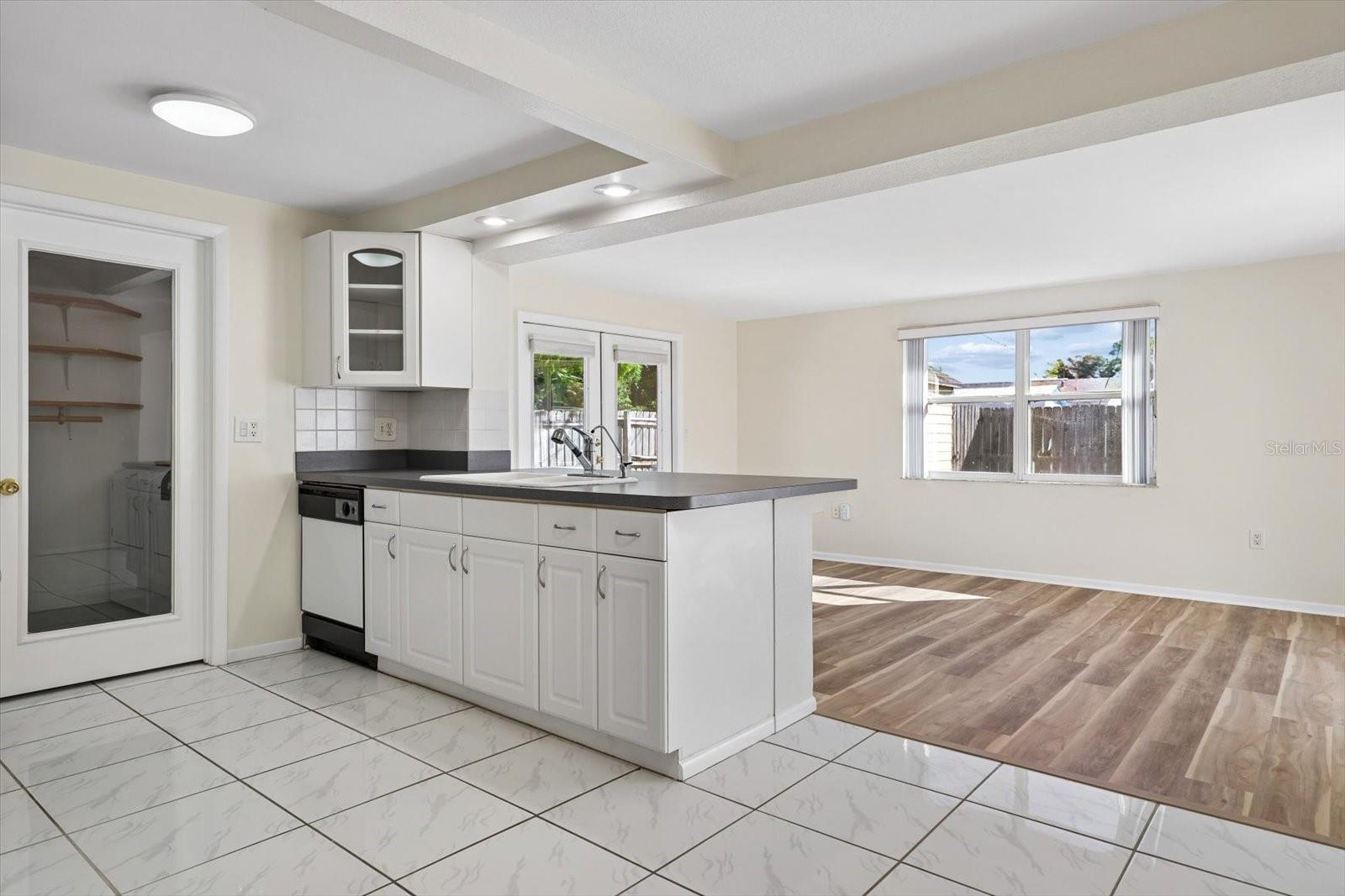 9371 110TH STREET, Seminole, FL 33772