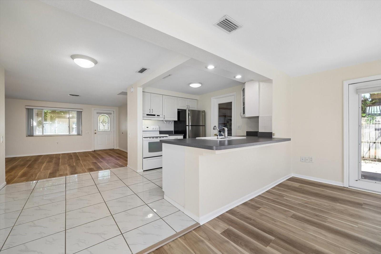 9371 110TH STREET, Seminole, FL 33772
