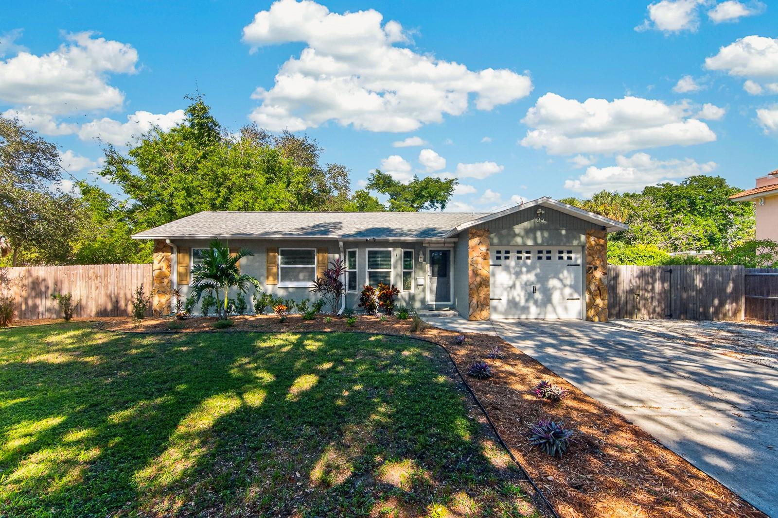 120 ORANGE AVENUE N, St Petersburg, FL 33710