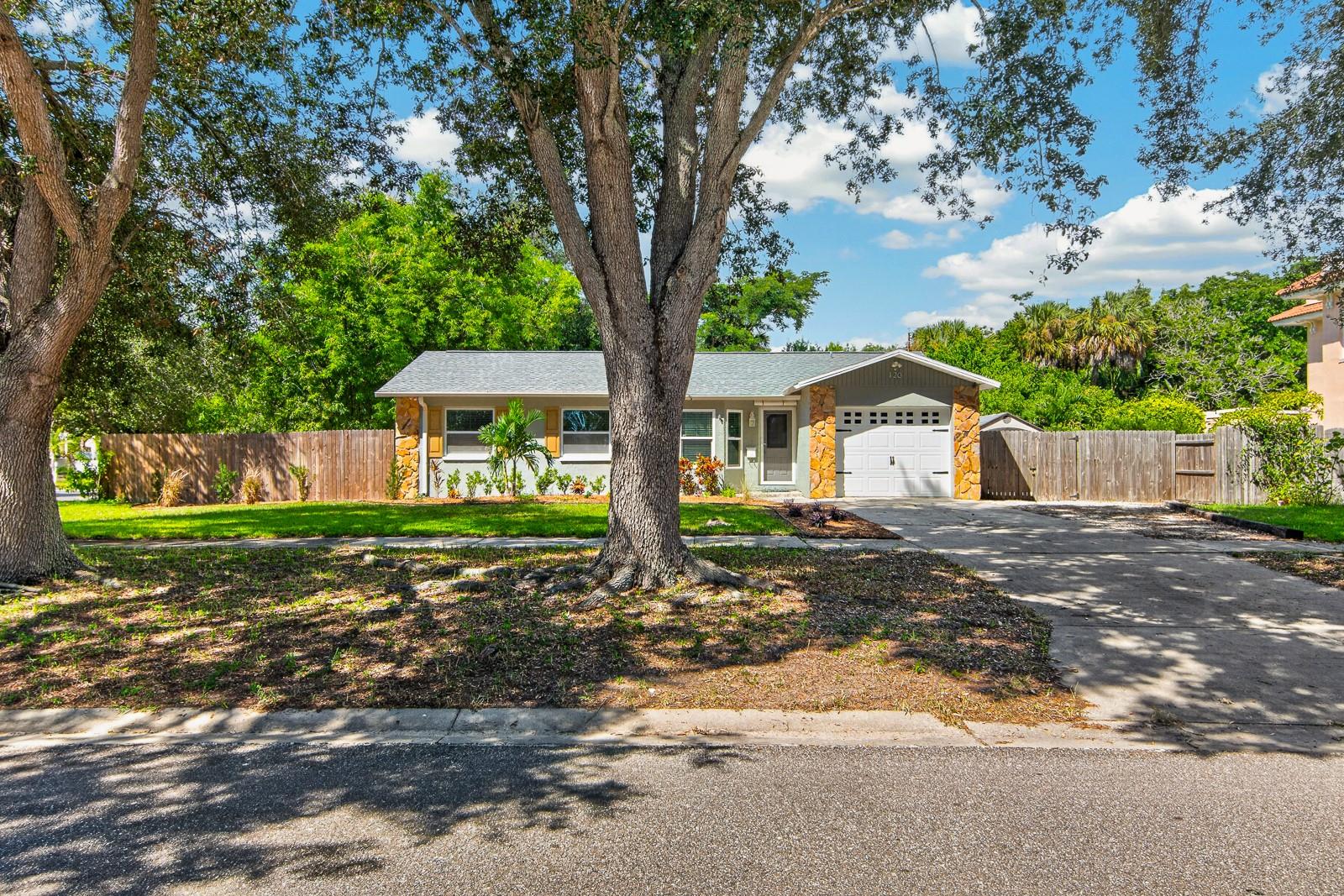 120 ORANGE AVENUE N, St Petersburg, FL 33710