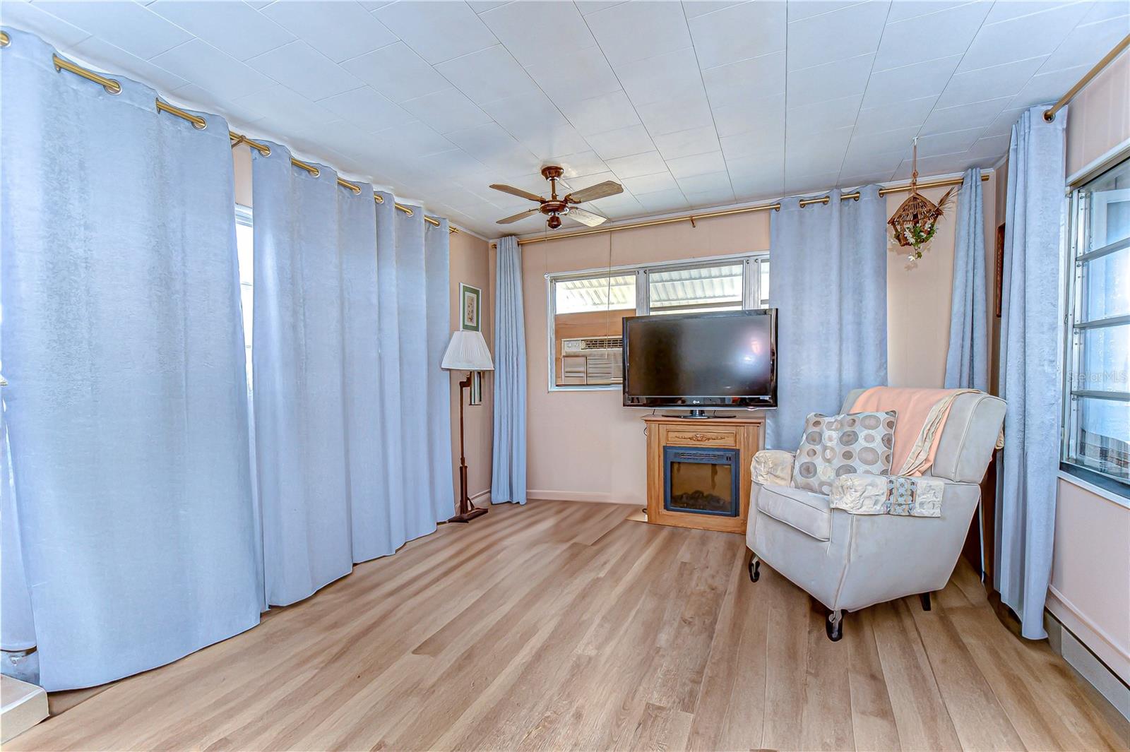 6046 HARRIET STREET, Zephyrhills, FL 33542