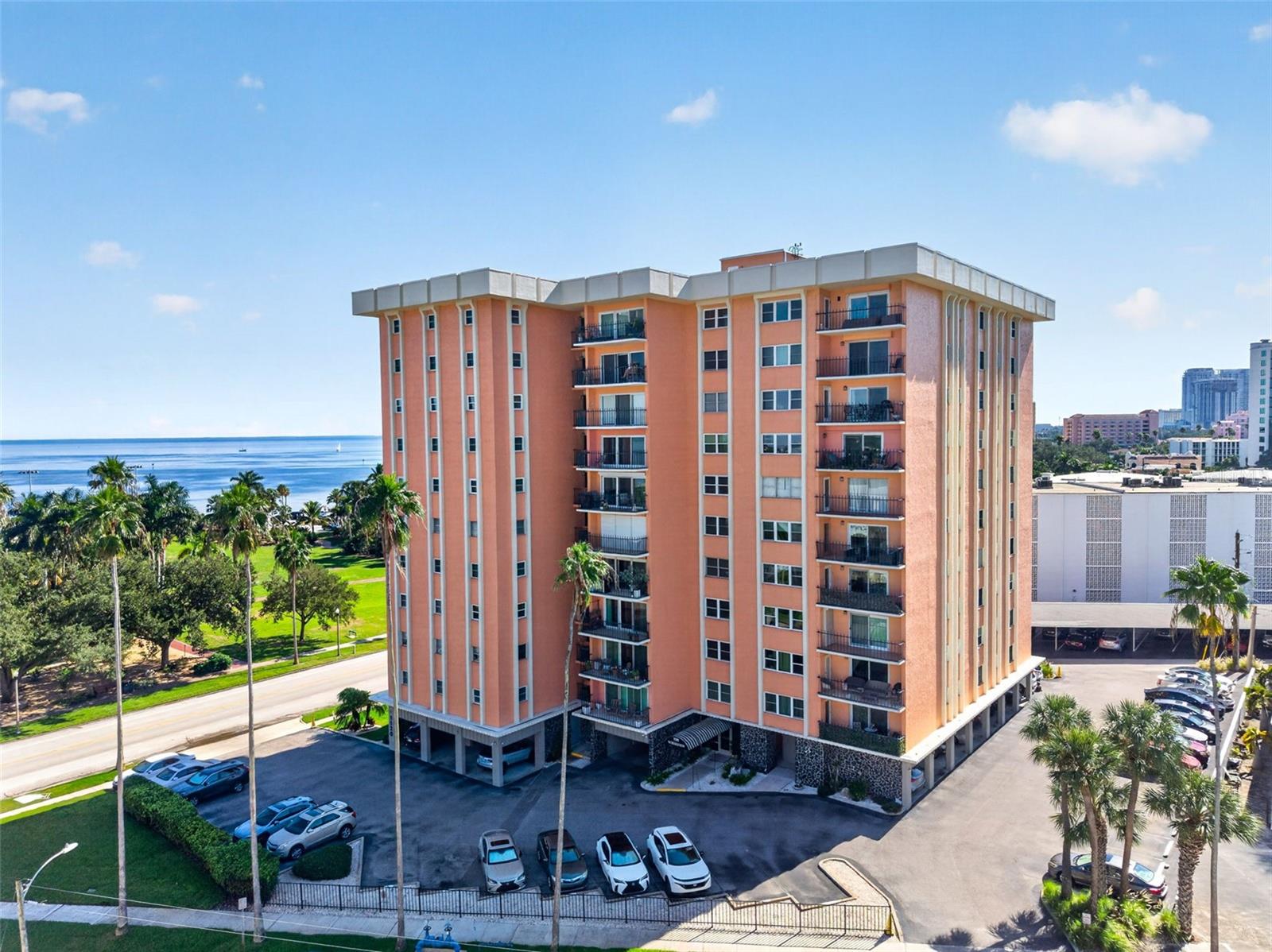 1120 N SHORE DRIVE NE, #502, St Petersburg, FL 33701