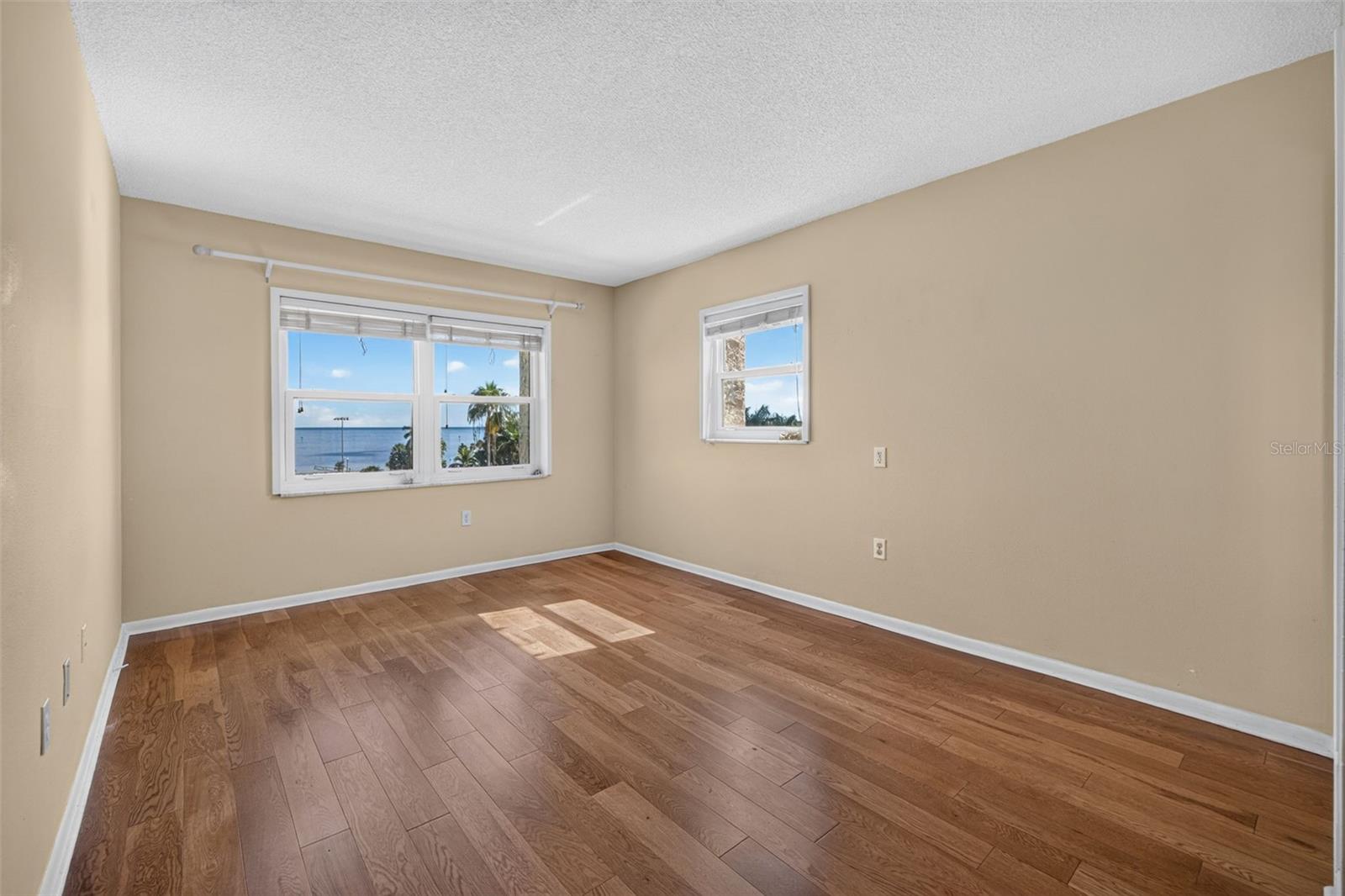 1120 N SHORE DRIVE NE, #502, St Petersburg, FL 33701
