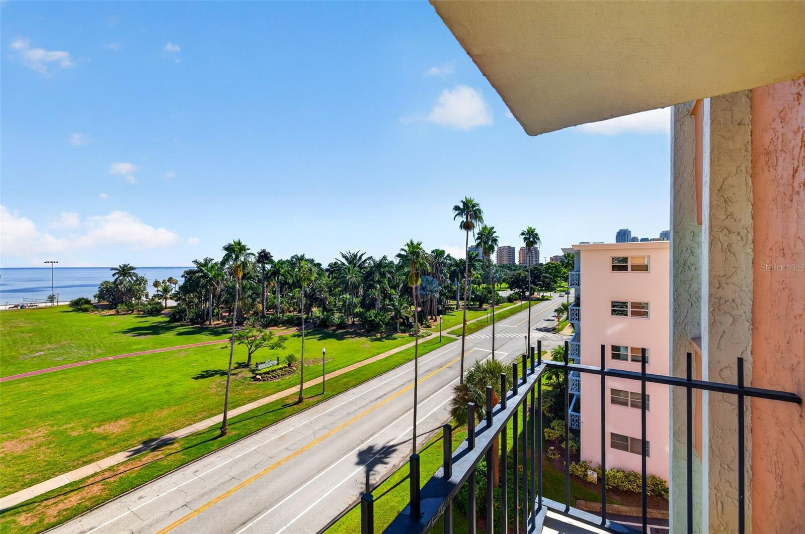 1120 N SHORE DRIVE NE, #502, St Petersburg, FL 33701