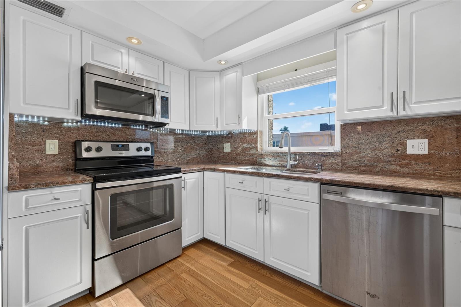 1120 N SHORE DRIVE NE, #502, St Petersburg, FL 33701