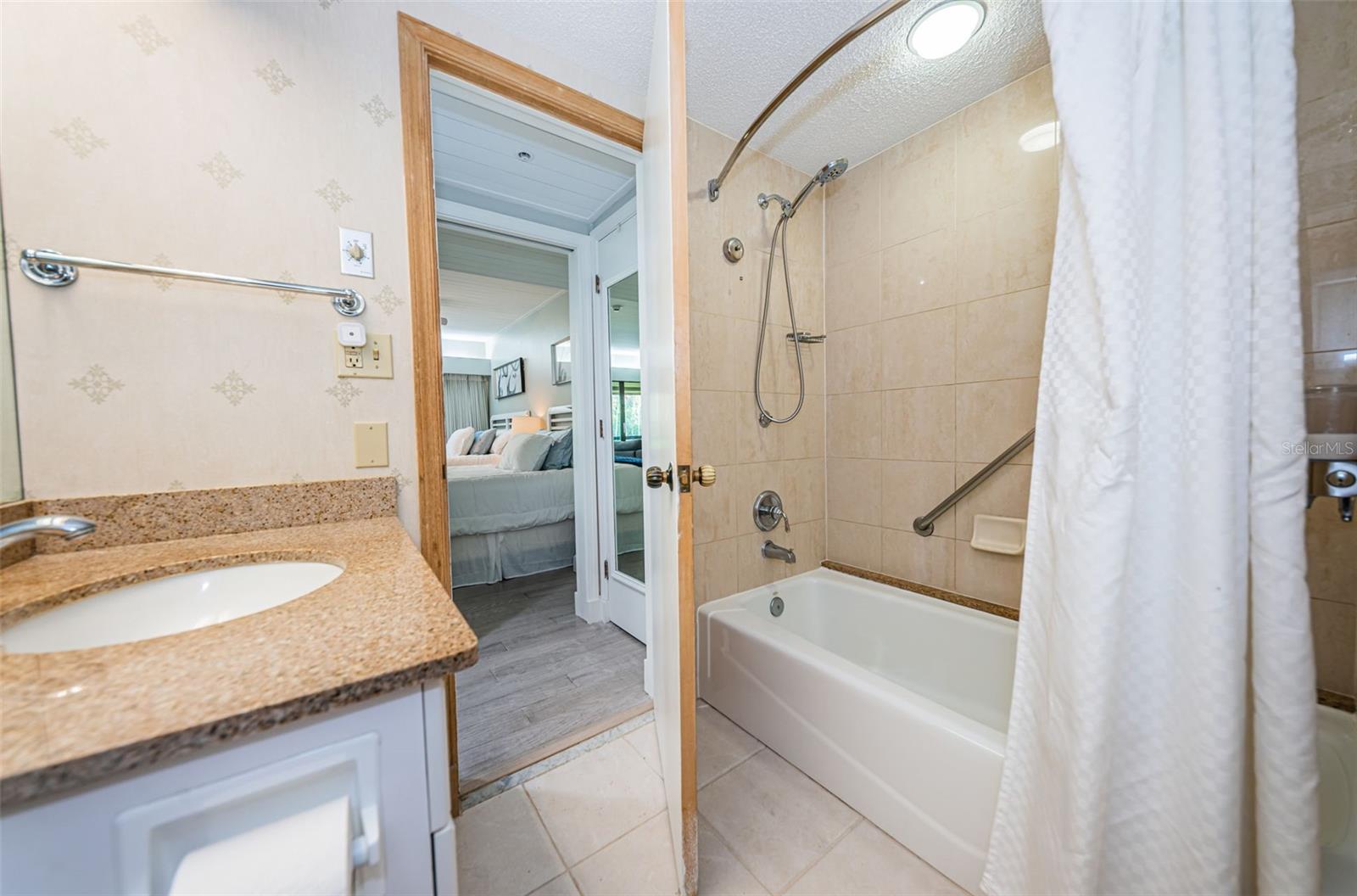 36750 US HIGHWAY 19 N, #3-209, Palm Harbor, FL 34683