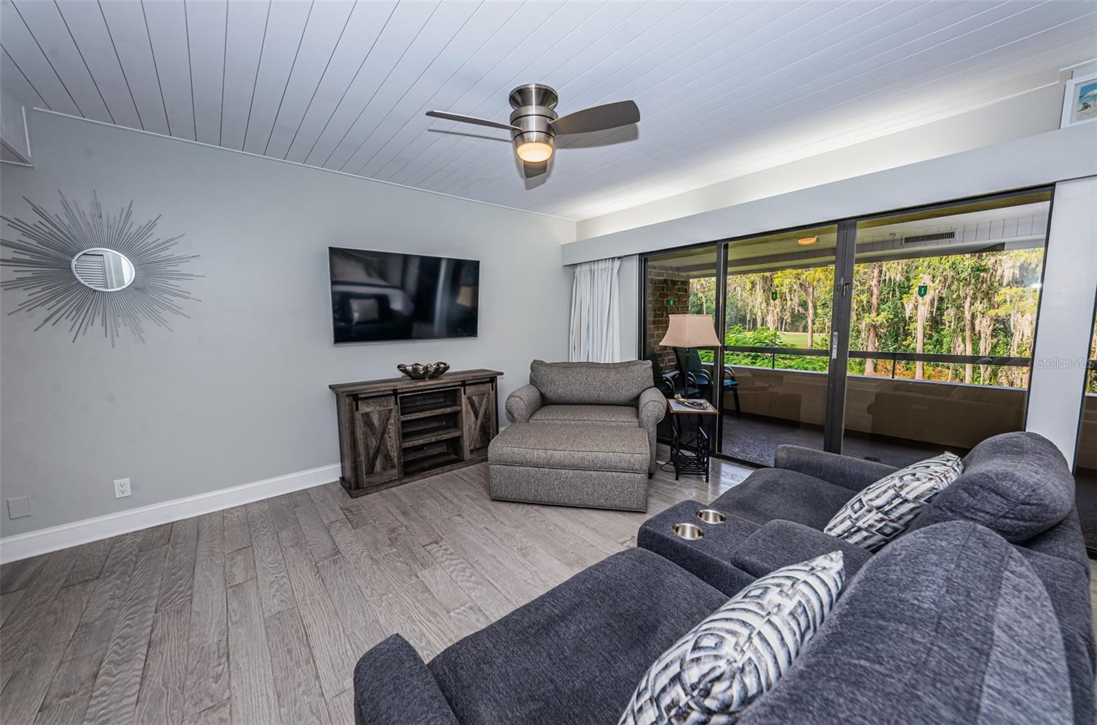 36750 US HIGHWAY 19 N, #3-209, Palm Harbor, FL 34683